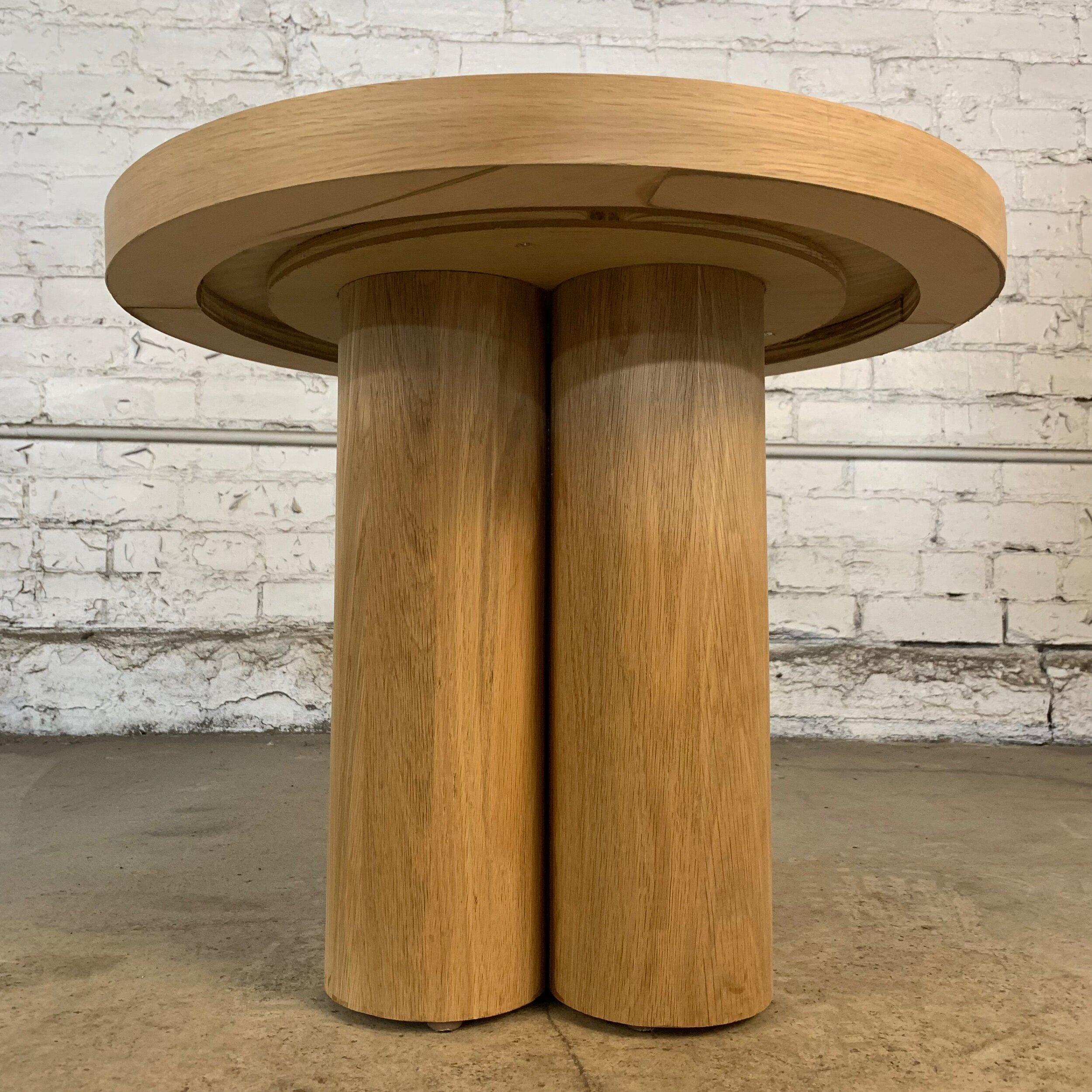 Four Curves Side Table, Made to Order For Sale 1