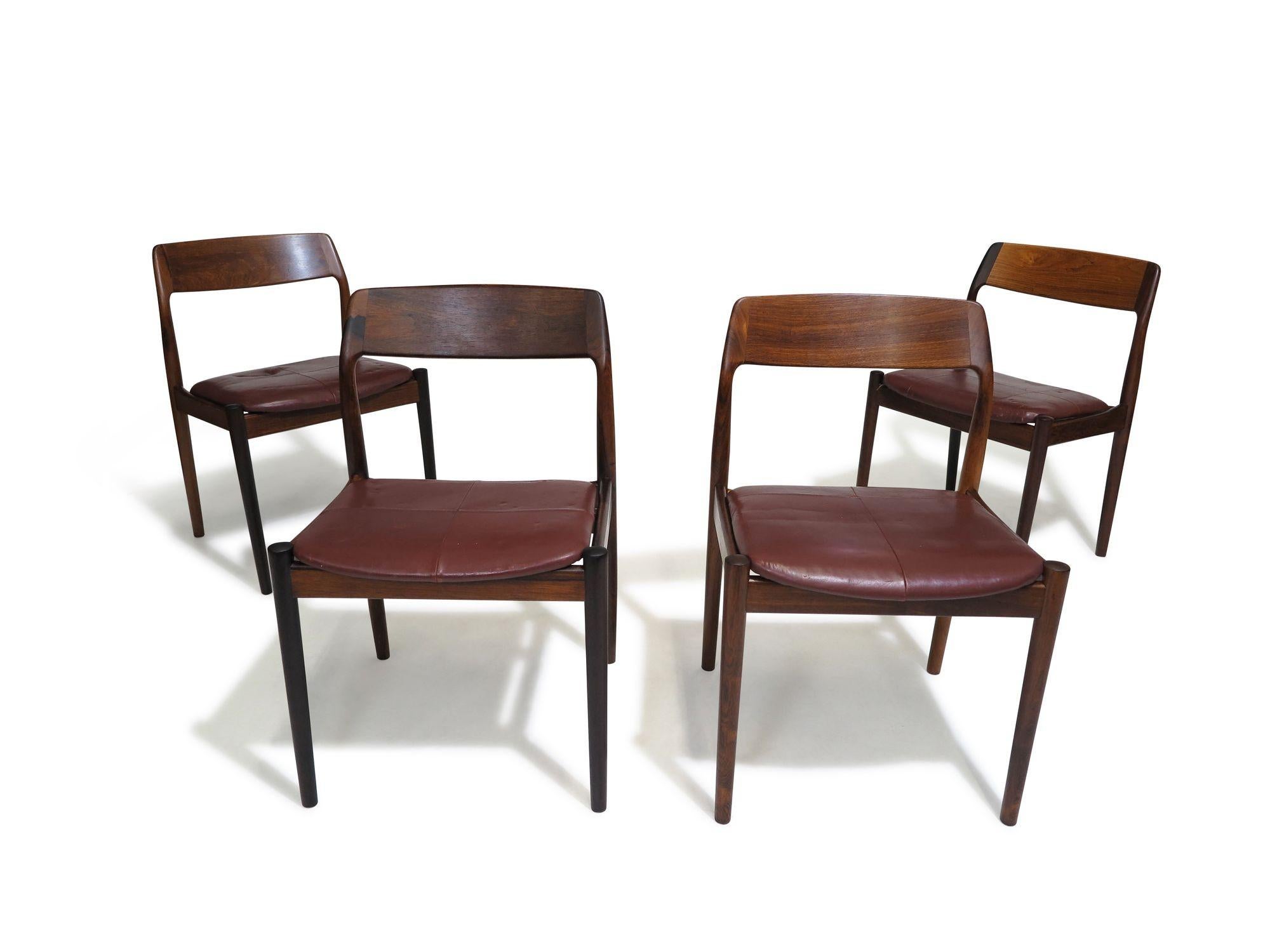 20ième siècle Quatre chaises de salle à manger danoises en bois de rose brésilien massif en vente
