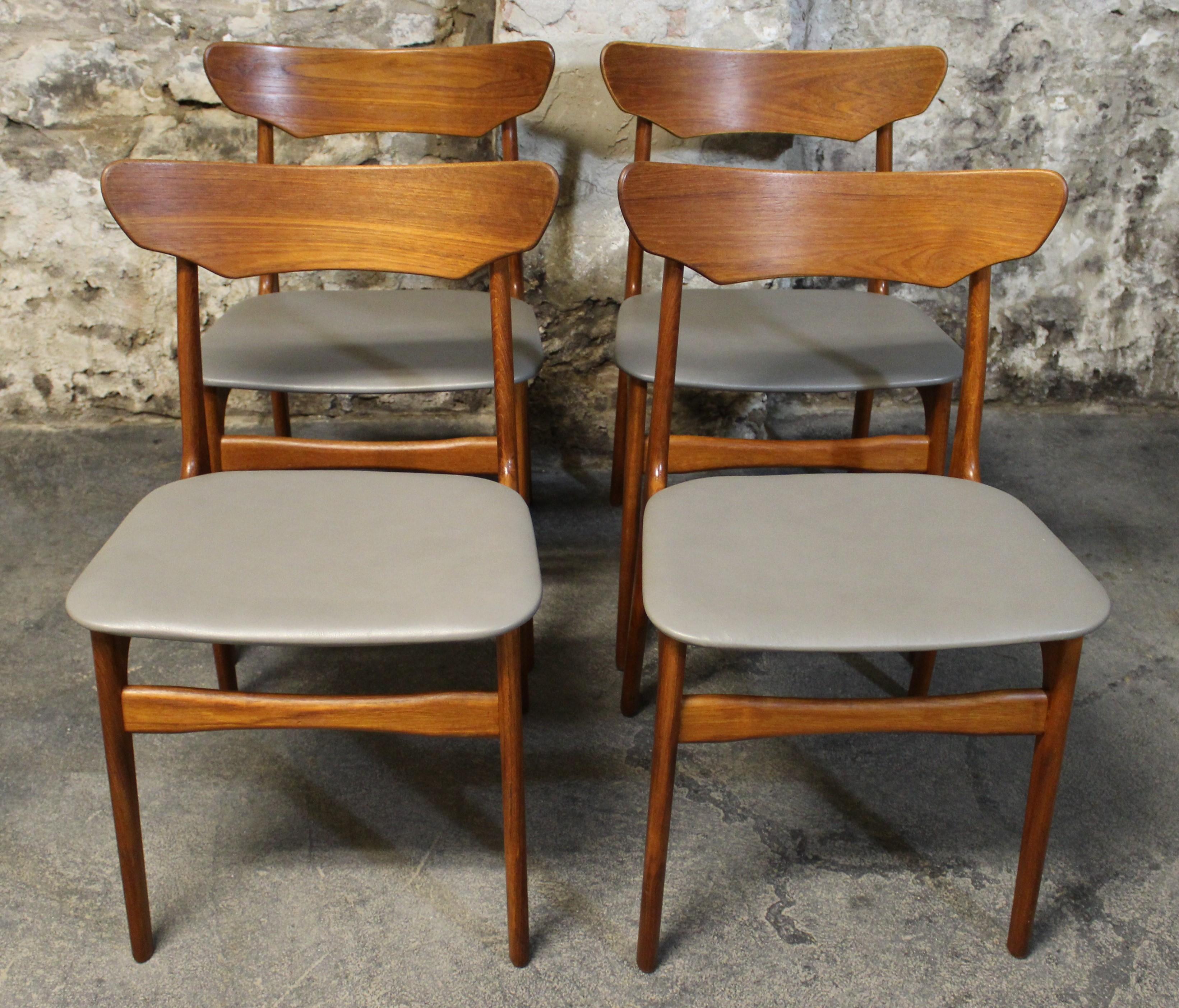 Four Danish Teak Dining Chairs by Schionning and Elgaard for Randers In Good Condition In Hamilton, Ontario