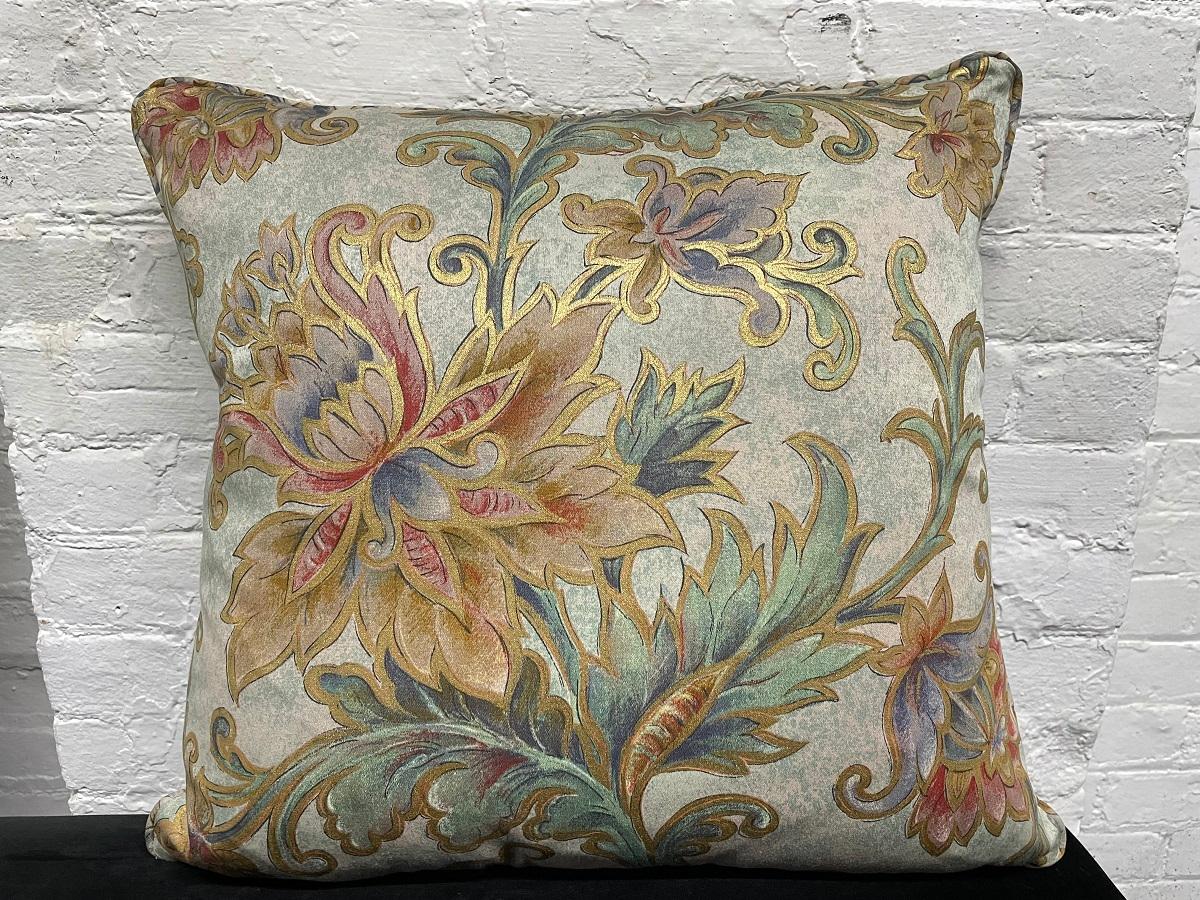 Four Decorative Silk Pillows In Good Condition For Sale In New York, NY
