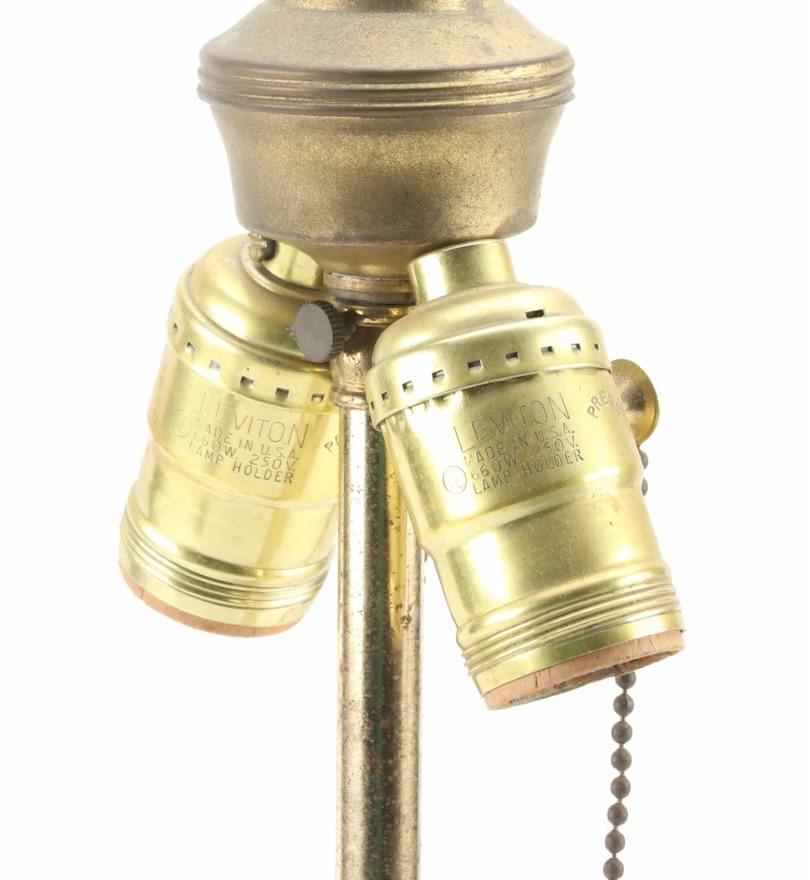 Américain Lampe de table Taxidermy à quatre capuchons de cerfs en vente
