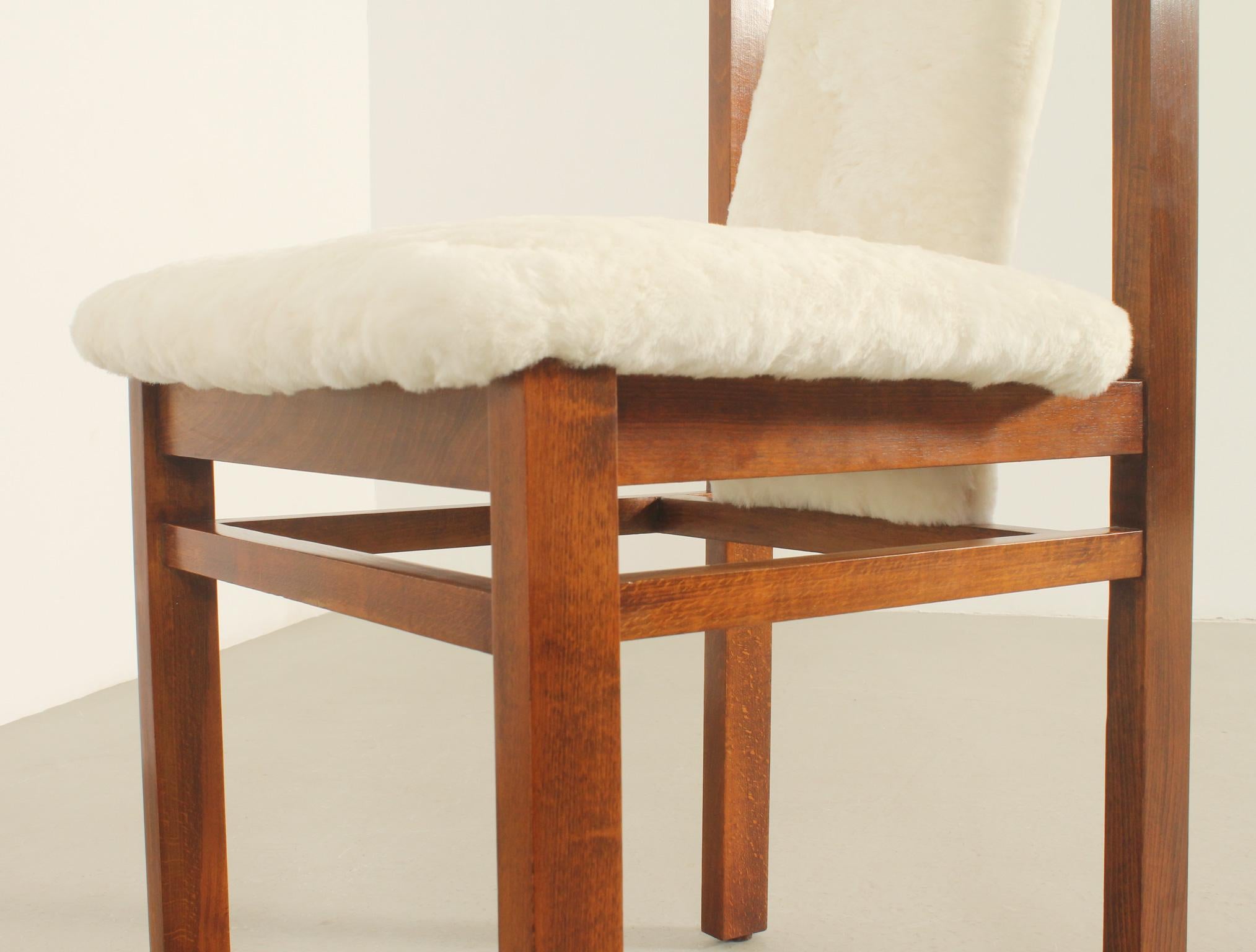 Four Dining Chairs by Jordi Vilanova in Oak Wood and Sheepskin, Spain, 1960's For Sale 5