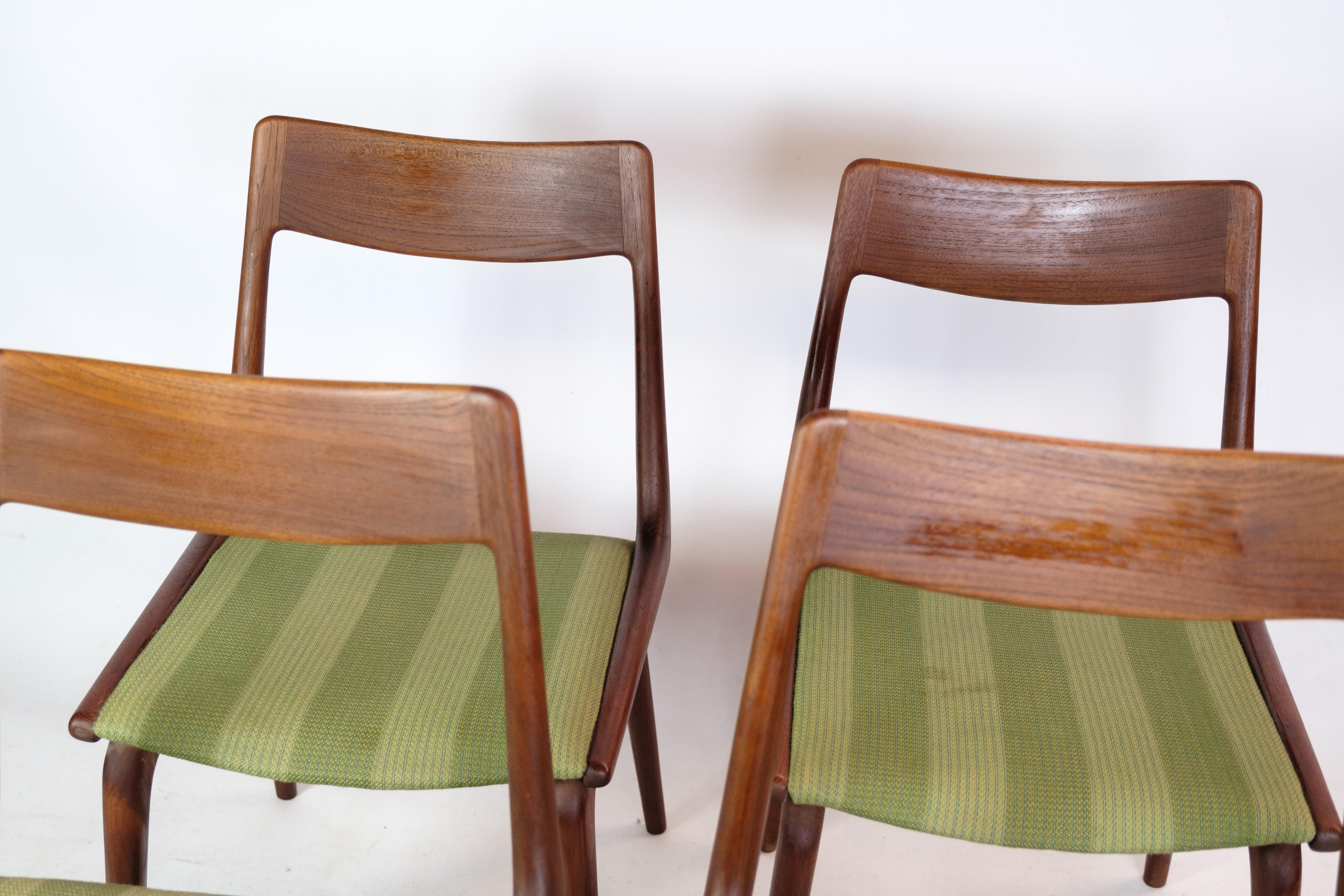 Four Dining Chairs, Model Boomerang, Alfred Christensen, Teak, Slagelse Møbelfab For Sale 2