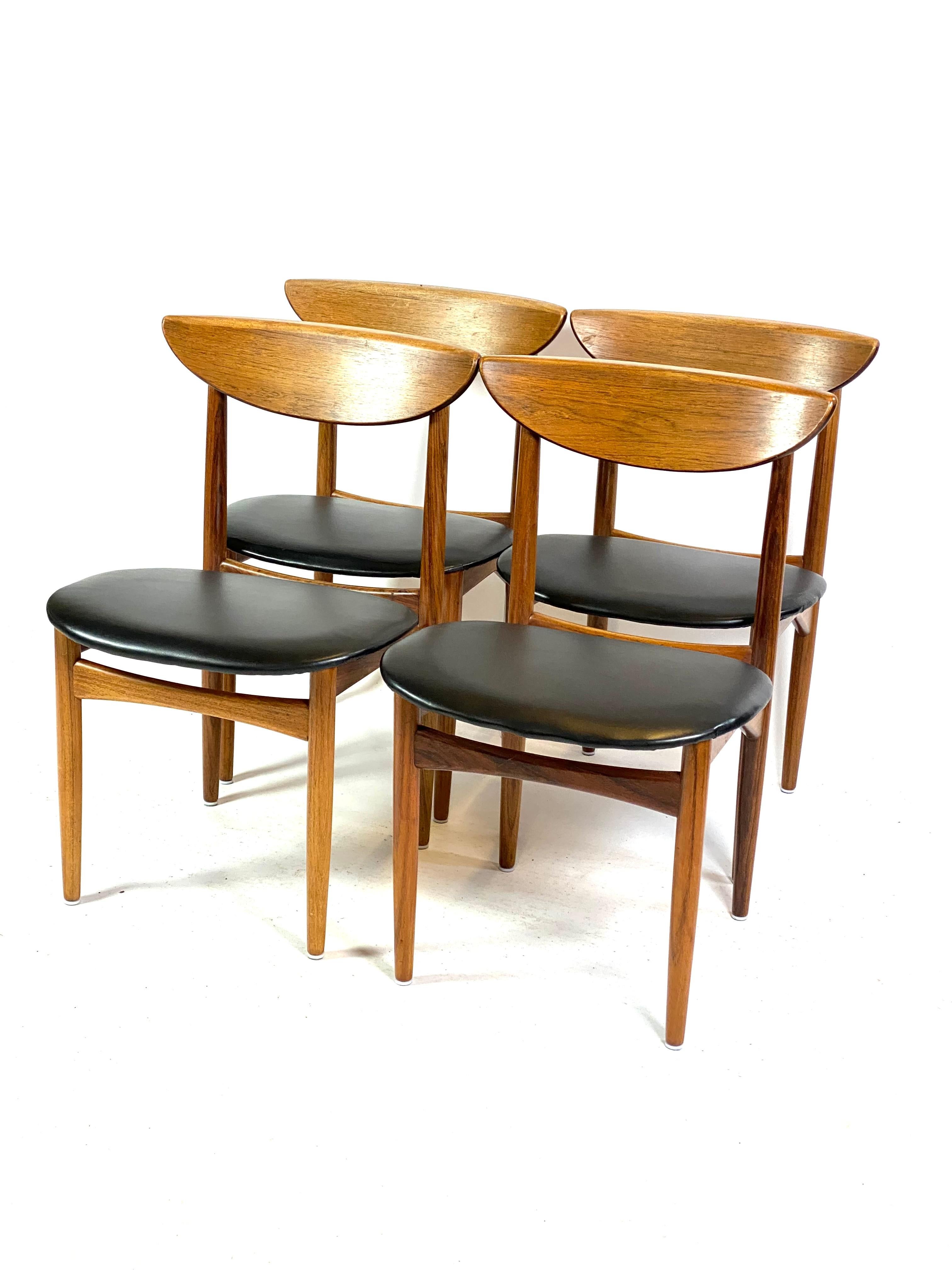 Four dining room chairs in rosewood and upholstered with black leather of Danish design from the 1960s. The chairs are in great vintage condition.

This product will be inspected thoroughly at our professional workshop by our educated employees, who