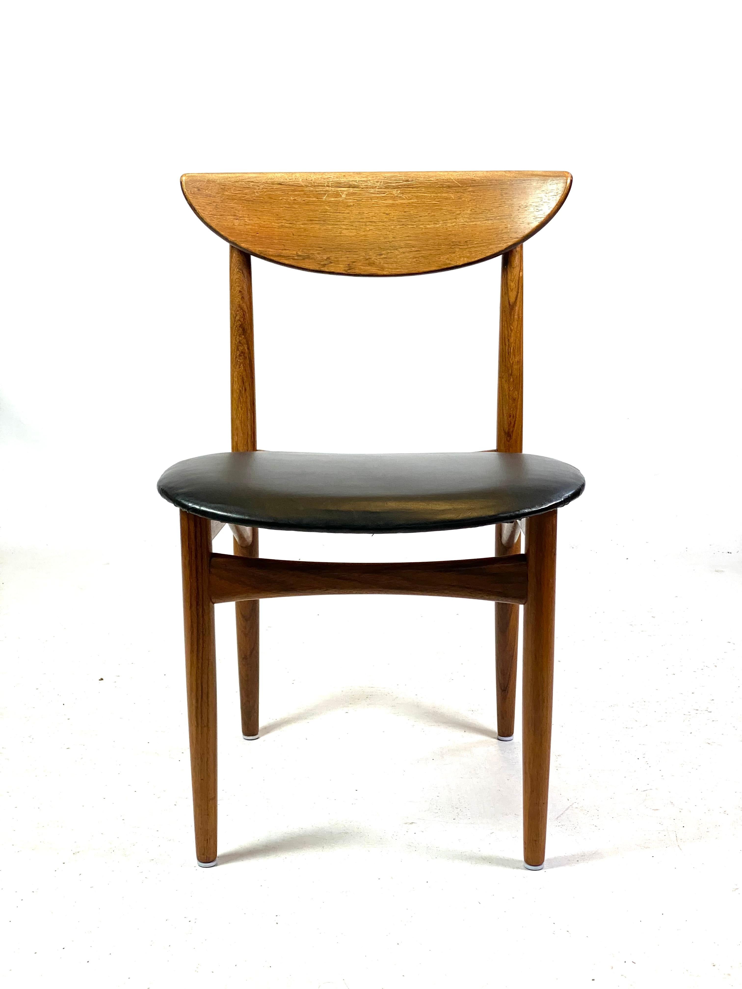 Scandinavian Modern Four Dining Room Chairs in Rosewood of Danish Design, 1960s 4