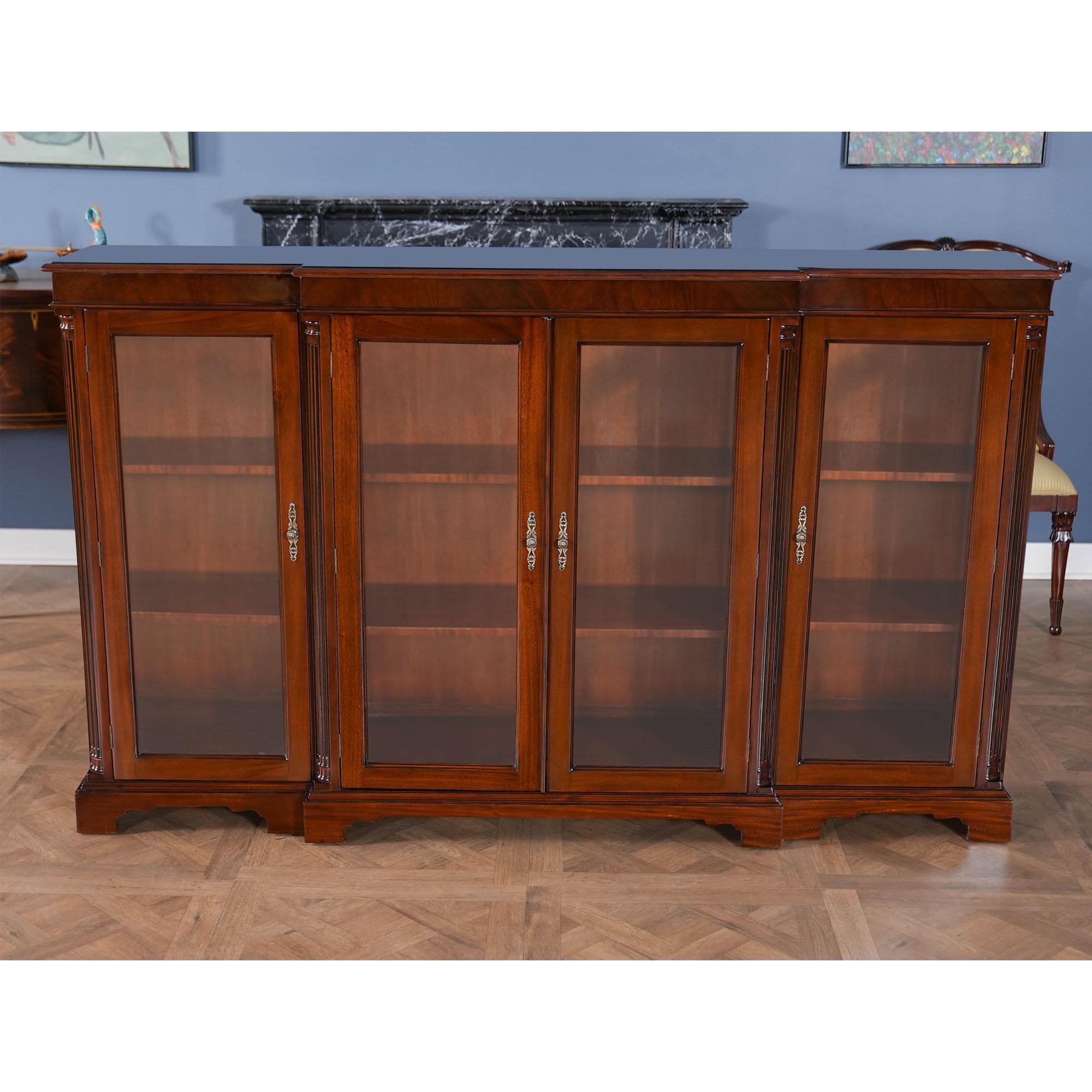 Librería de cuatro puertas Chippendale en venta