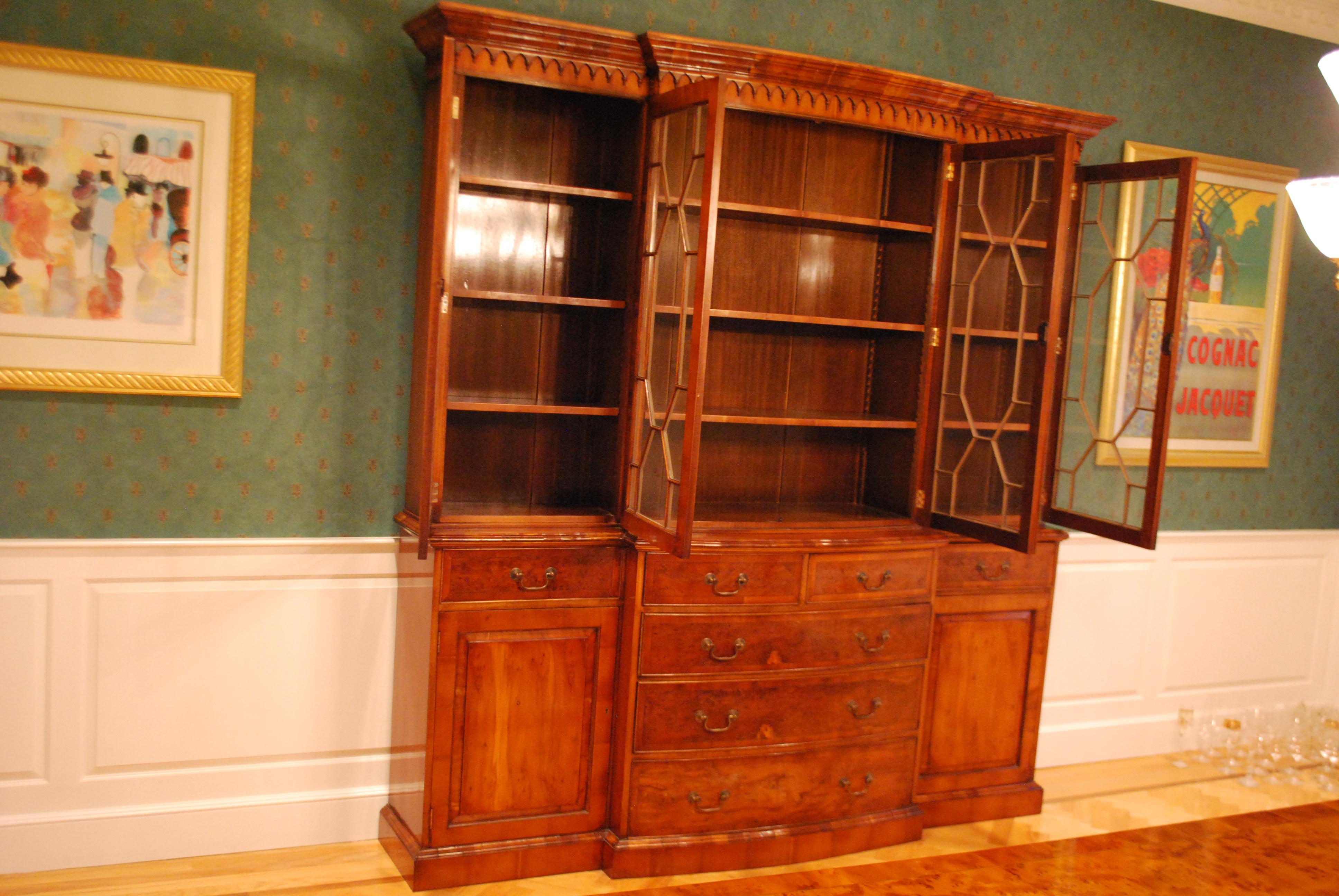Four-Door Breakfront Cabinet in Yewood In Good Condition In Southampton, NY