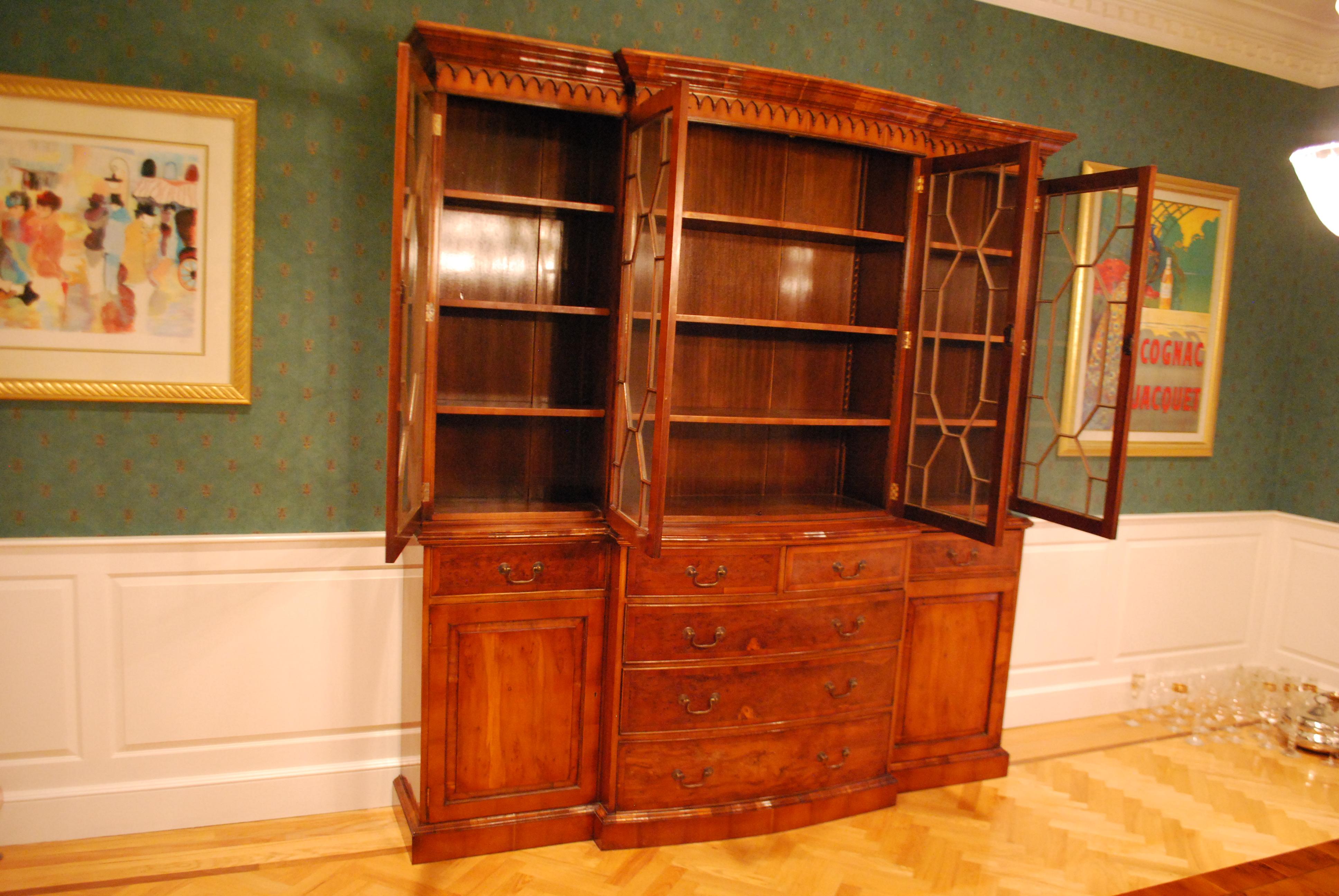 20th Century Four-Door Breakfront Cabinet in Yewood