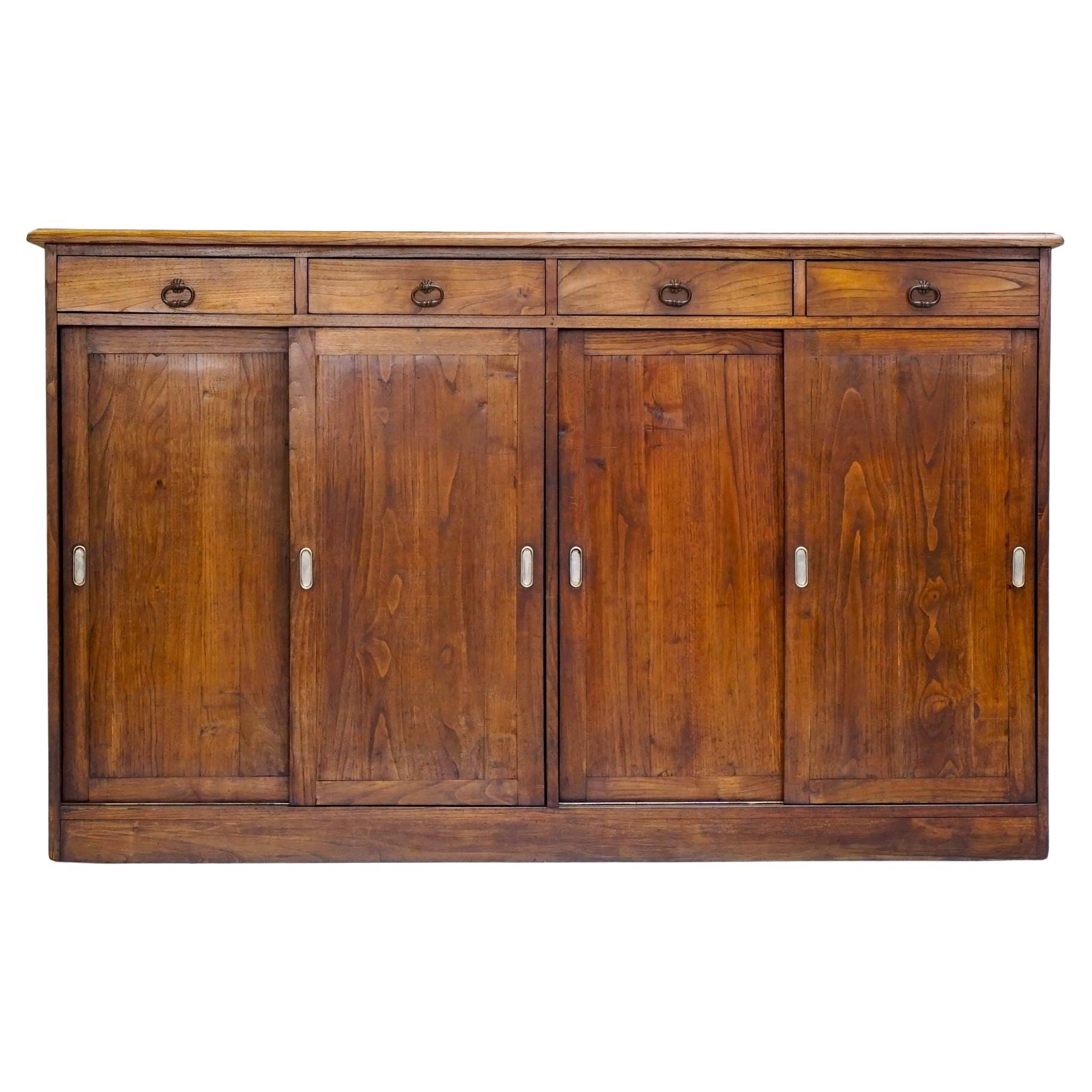 Armoire à quatre portes