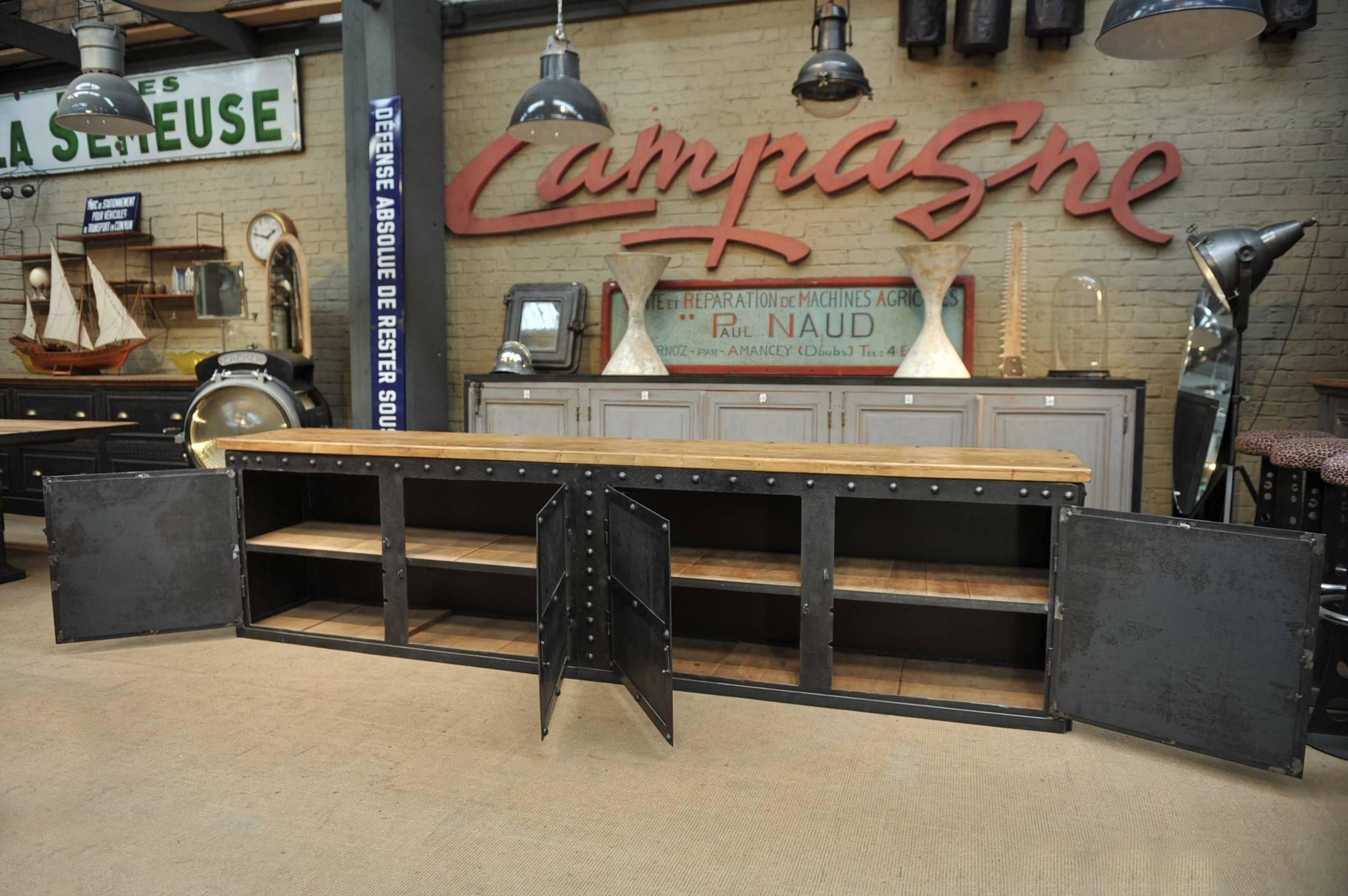 Four Doors Industrial Riveted Iron Credenza Cabinet, 1900 In Excellent Condition In Roubaix, FR