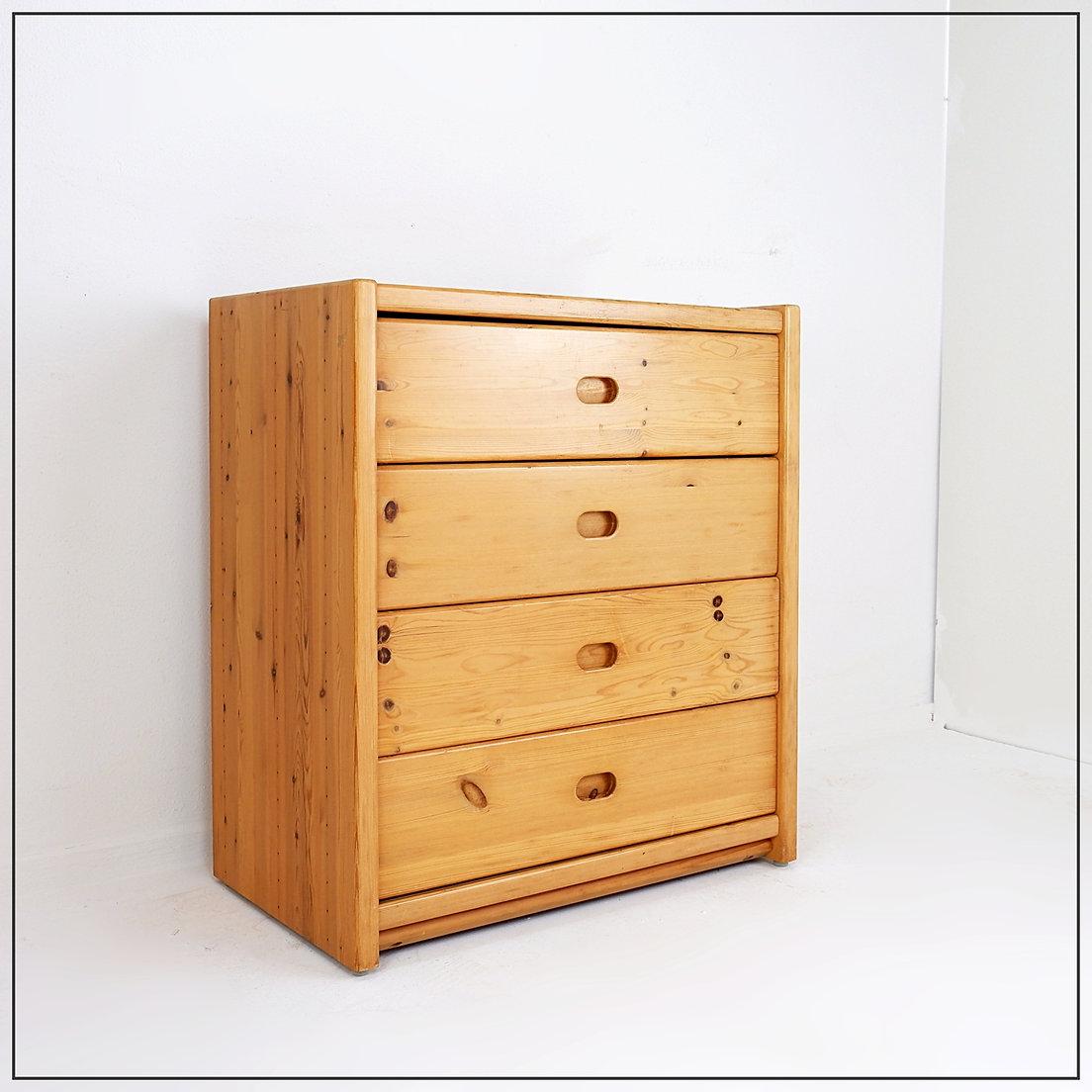 Cassettiera a quattro cassetti in pino massiccio - Stile Charlotte Perriand in vendita 1