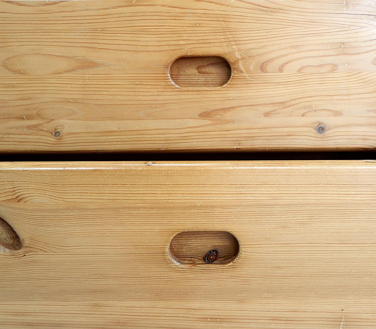 Cassettiera a quattro cassetti in pino massiccio - Stile Charlotte Perriand in vendita 3