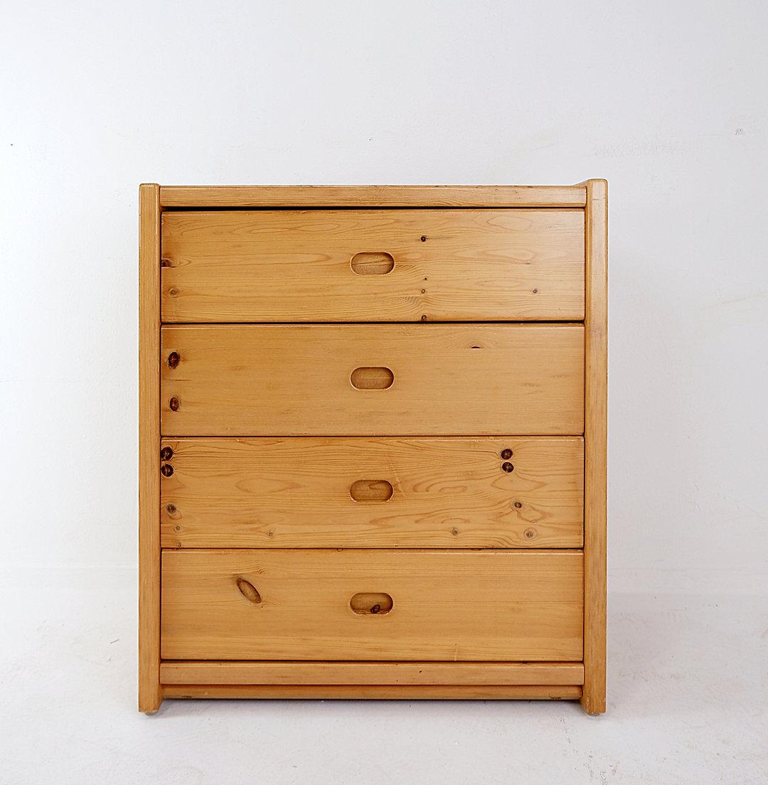 Cassettiera a quattro cassetti in pino massiccio - Stile Charlotte Perriand in vendita 4