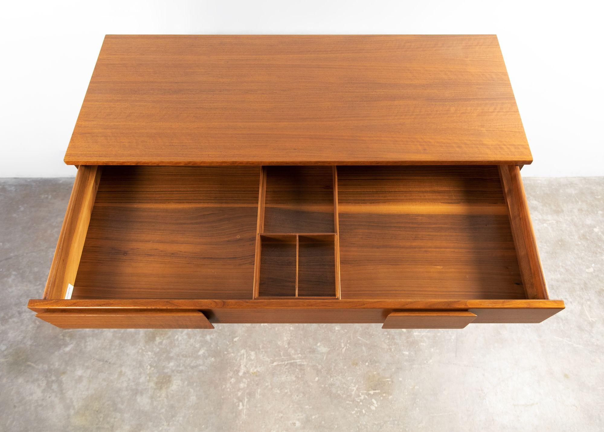 20th Century Four Drawer Dresser by Gio Ponti for Singer & Sons For Sale