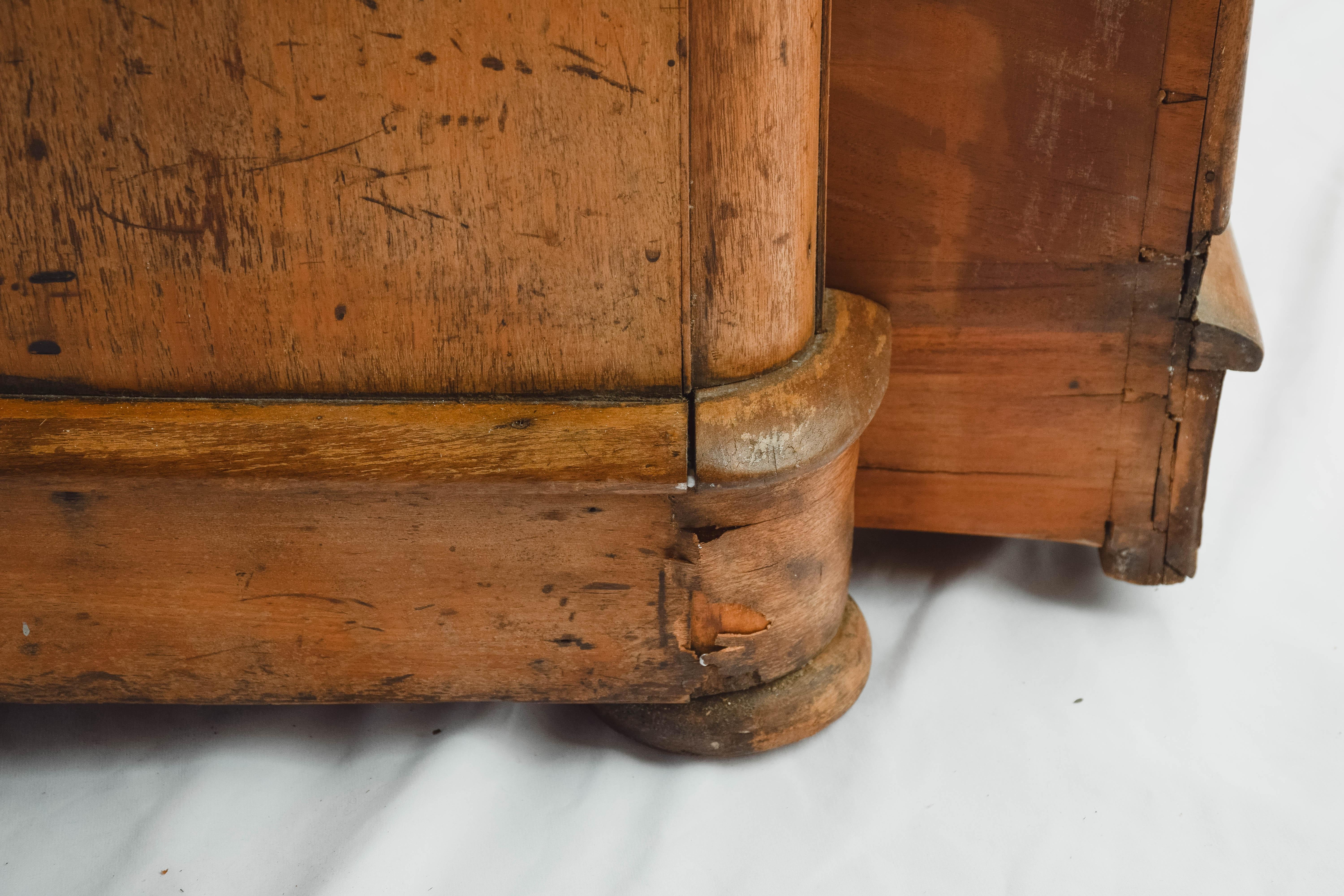 Four Drawer English Victorian Chest 2