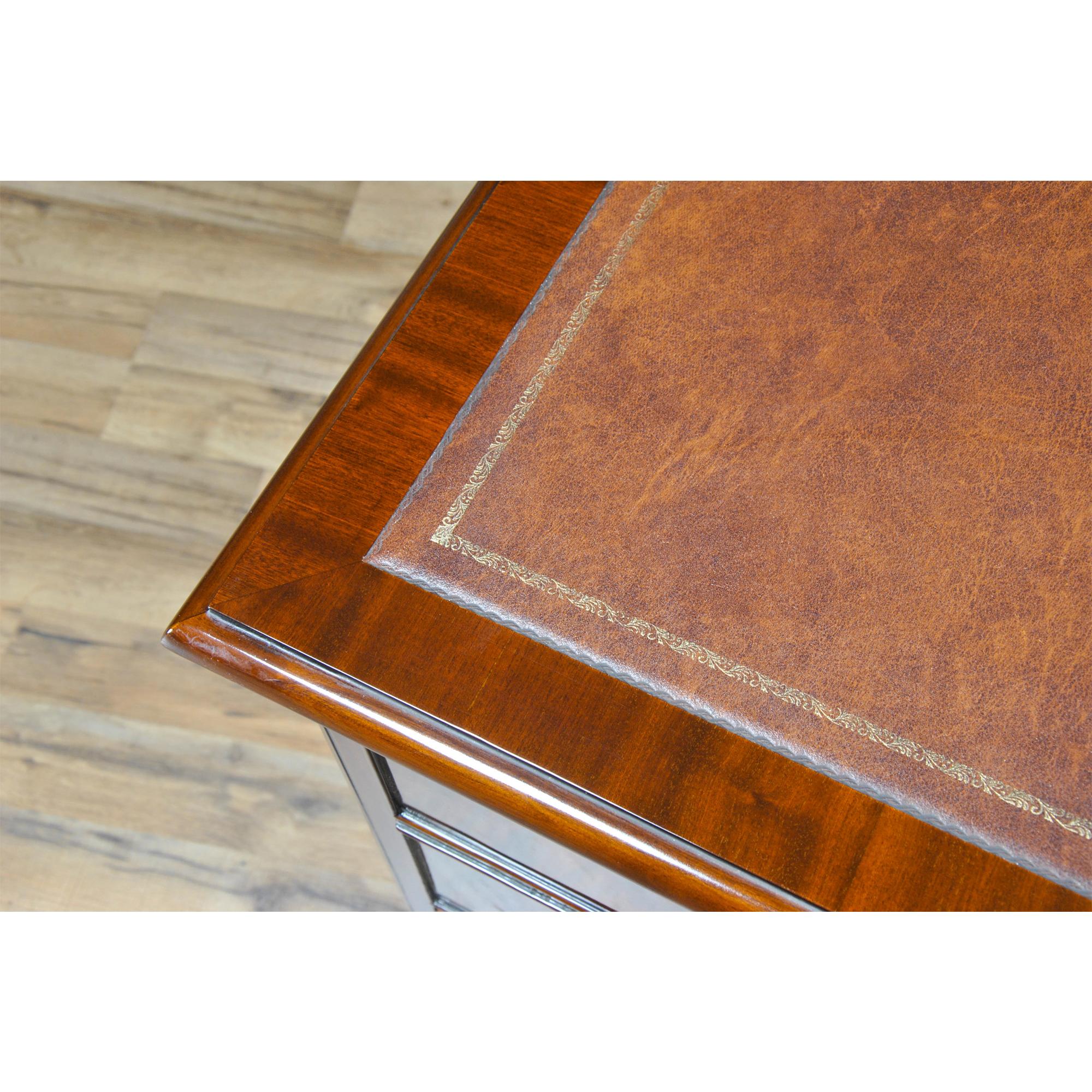 Archivo de cuatro cajones Chippendale en venta