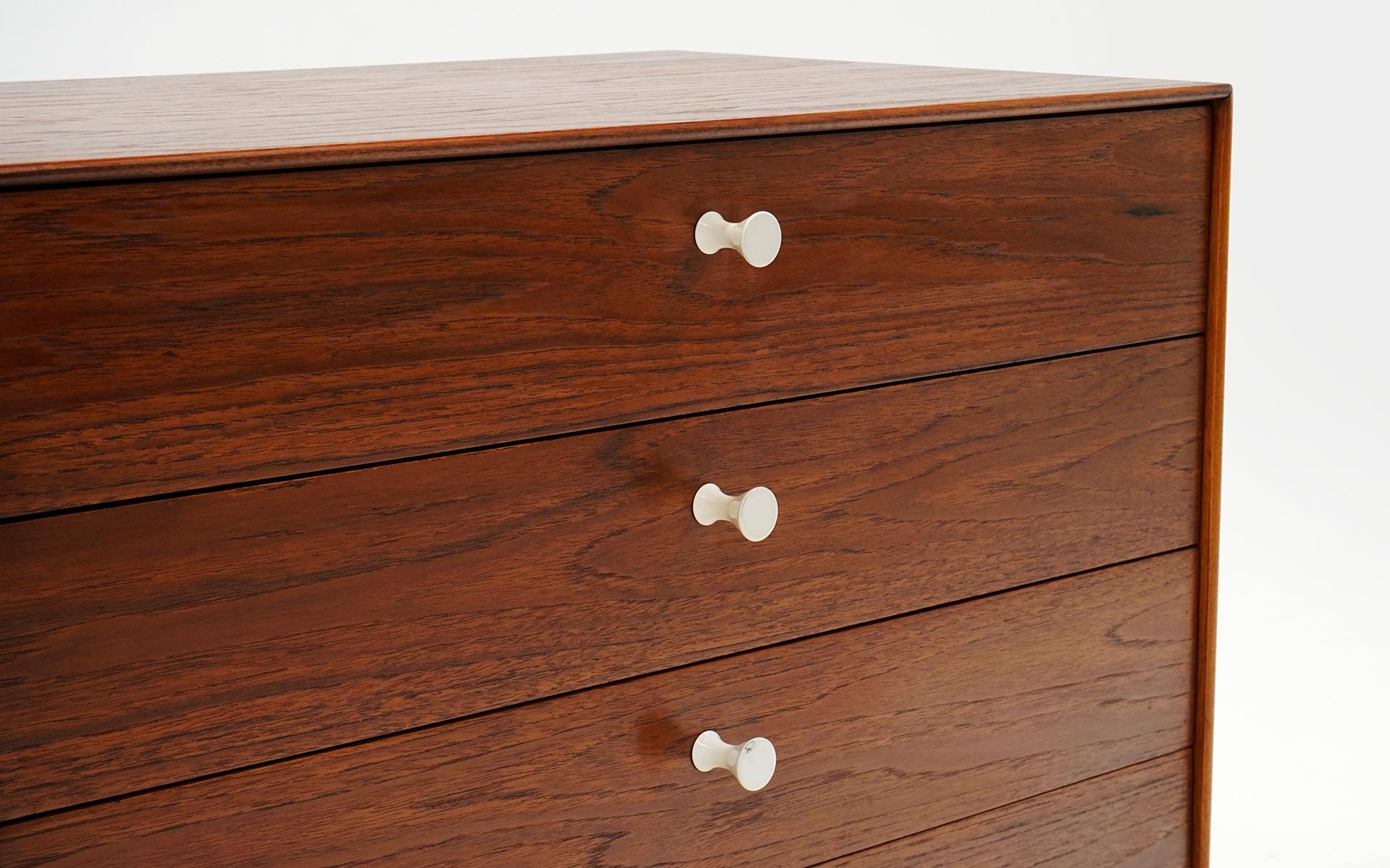Mid-20th Century Four Drawer Thin Edge Dresser / Chest of Drawers in Rosewood by George Nelson For Sale