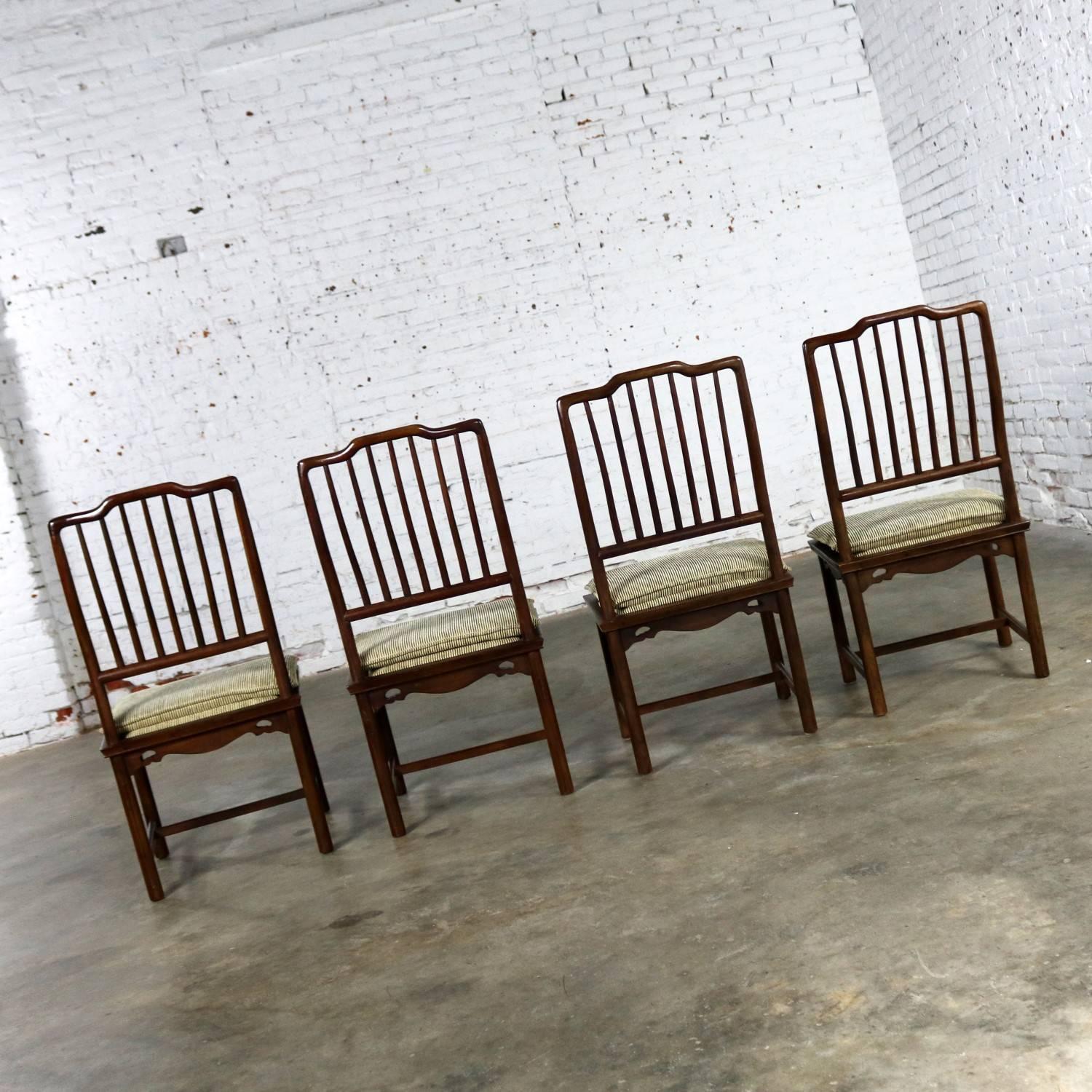 Four Drexel Heritage Chinoiserie Ming Style Spindle Back Dining Chairs In Good Condition In Topeka, KS