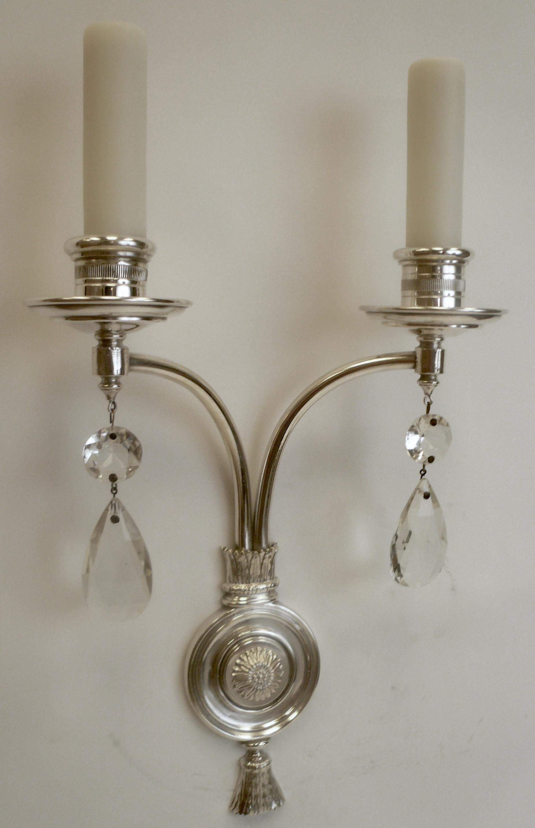 Bronzo Coppia E. F. A Caldwell, bronzo placcato in argento, due lampade a luce fissa in vendita