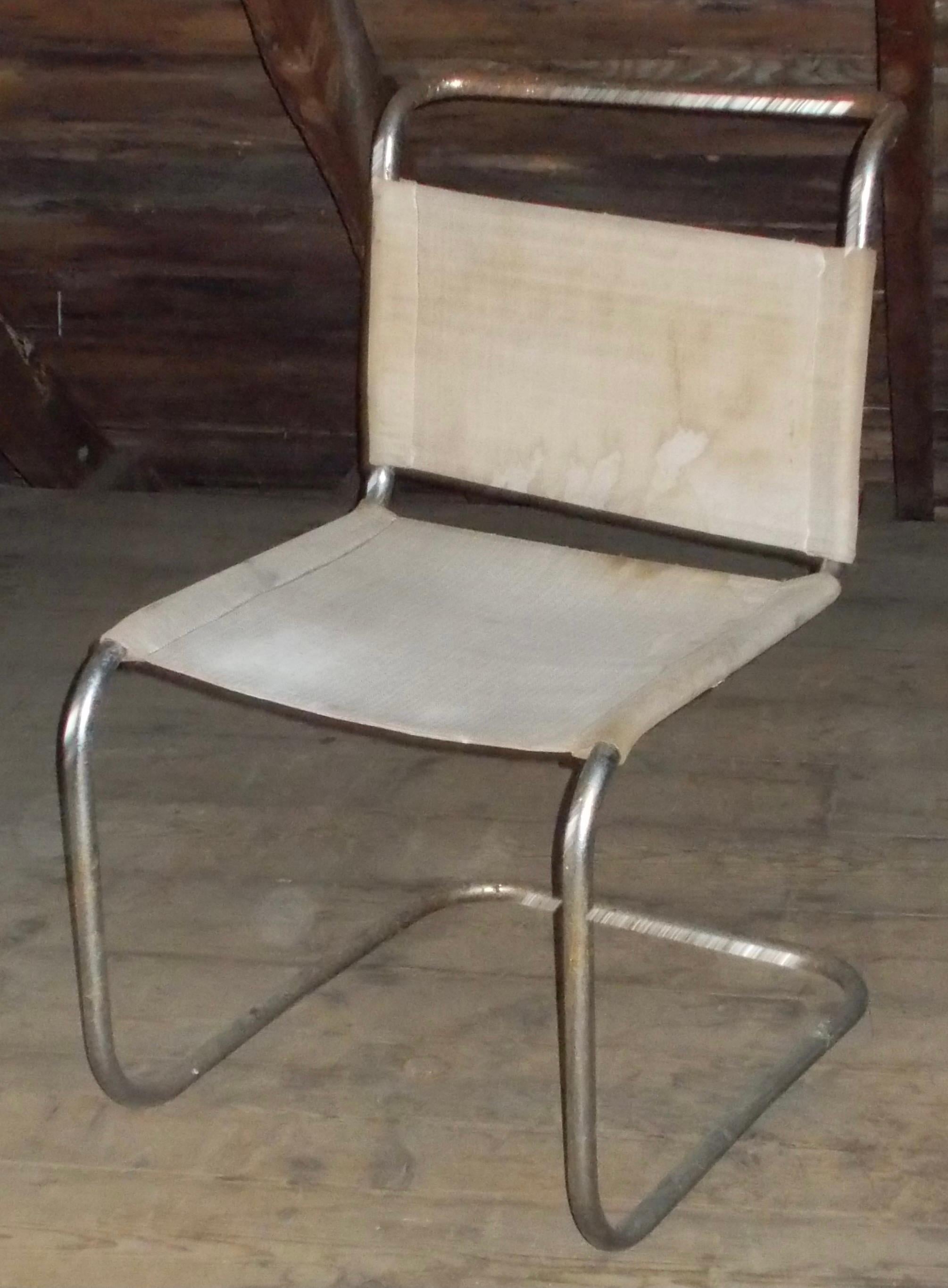 Cuatro primeras sillas auxiliares Breuer B-33 de lona y acero tubular mediados del siglo XX en venta