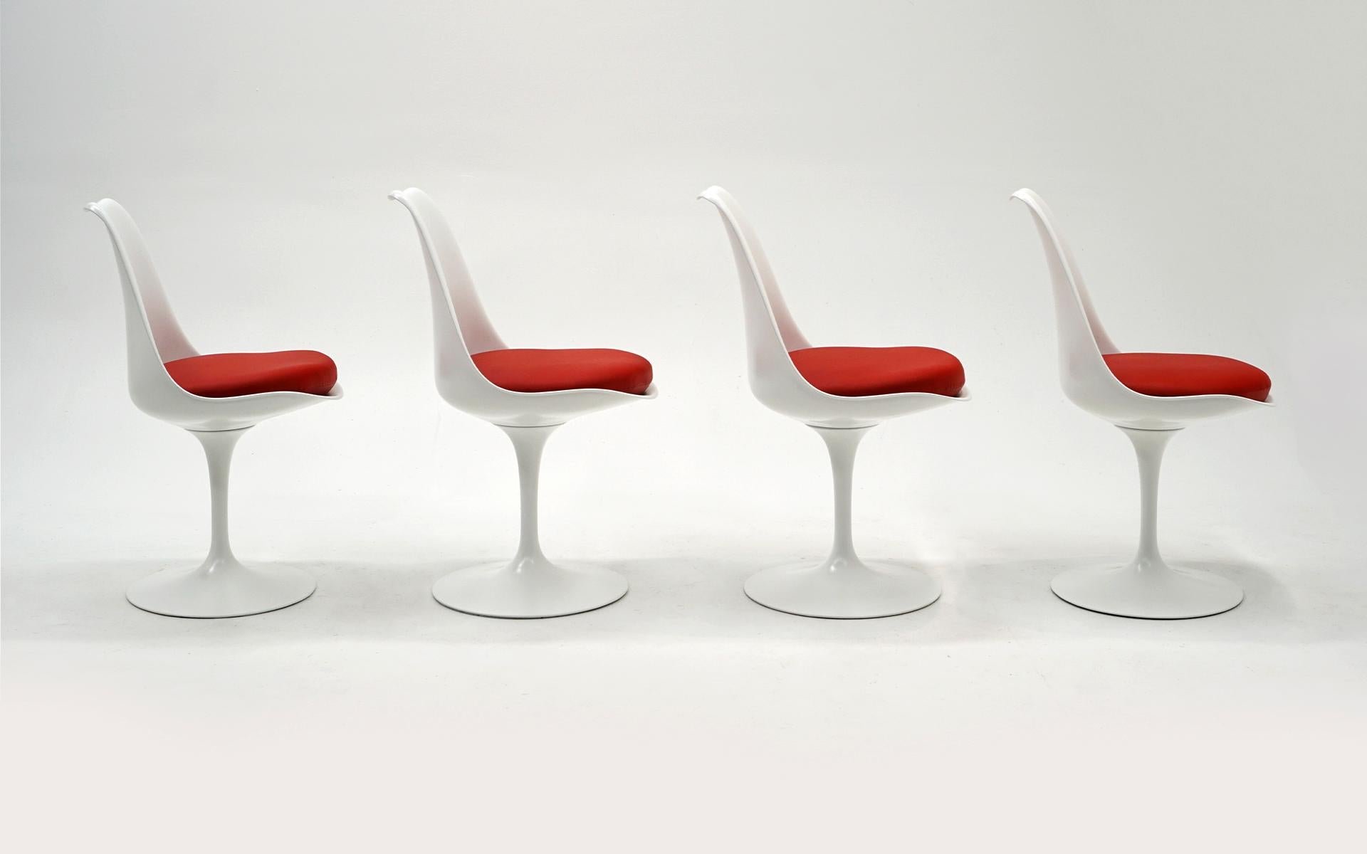 Mid-Century Modern Four Eero Saarinen for Knoll Tulip Swivel Dining Chairs, White, Red, Excellent