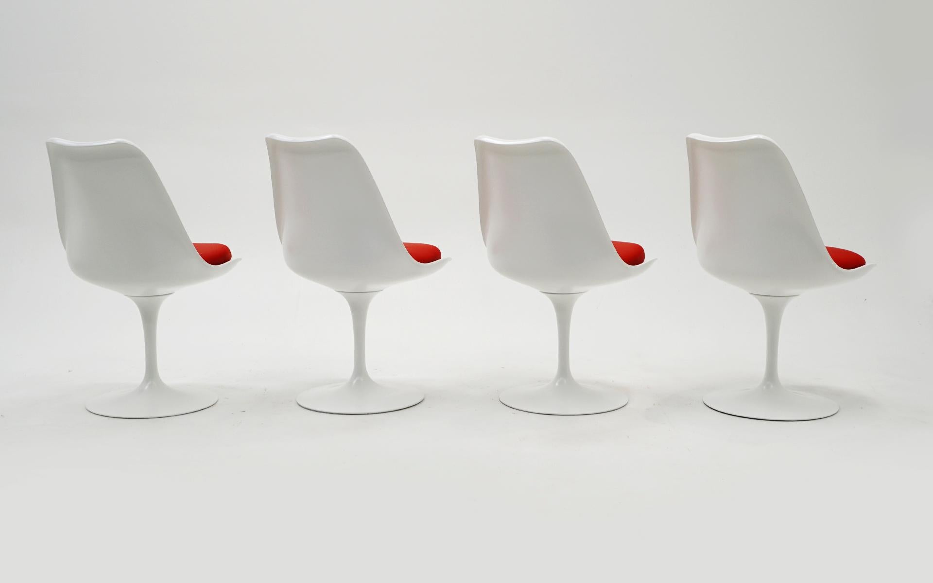 American Four Eero Saarinen for Knoll Tulip Swivel Dining Chairs, White, Red, Excellent