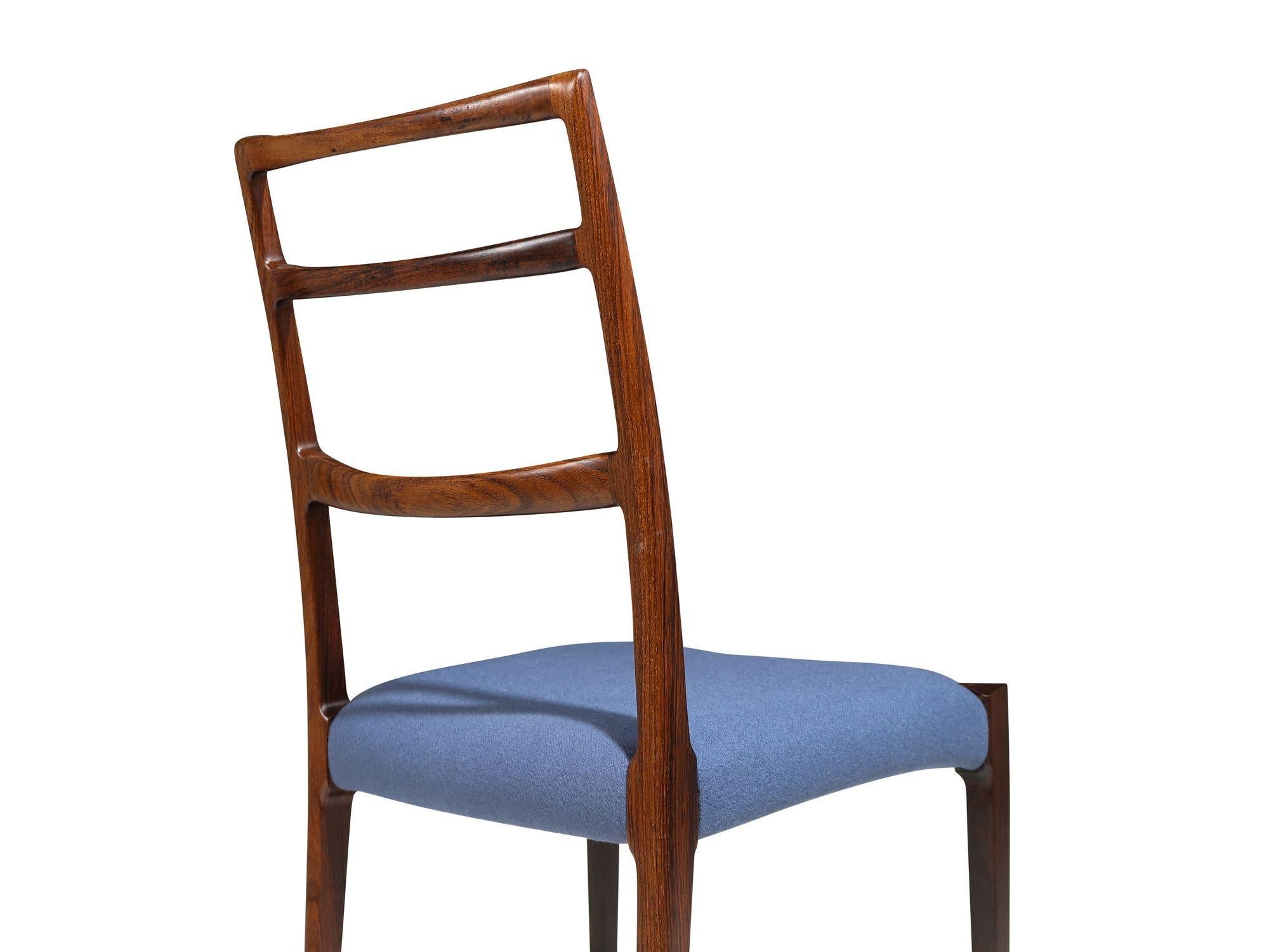 Quatre élégantes chaises de salle à manger danoises à haut dossier en bois de rose brésilien en vente 2