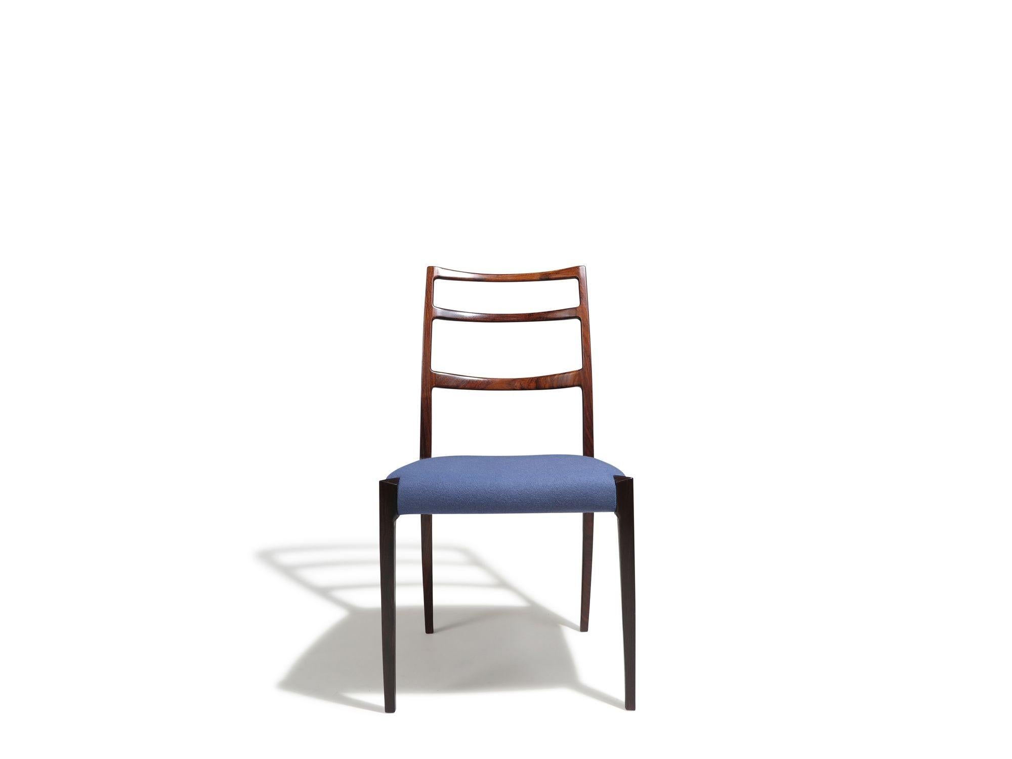 Scandinave moderne Quatre élégantes chaises de salle à manger danoises à haut dossier en bois de rose brésilien en vente