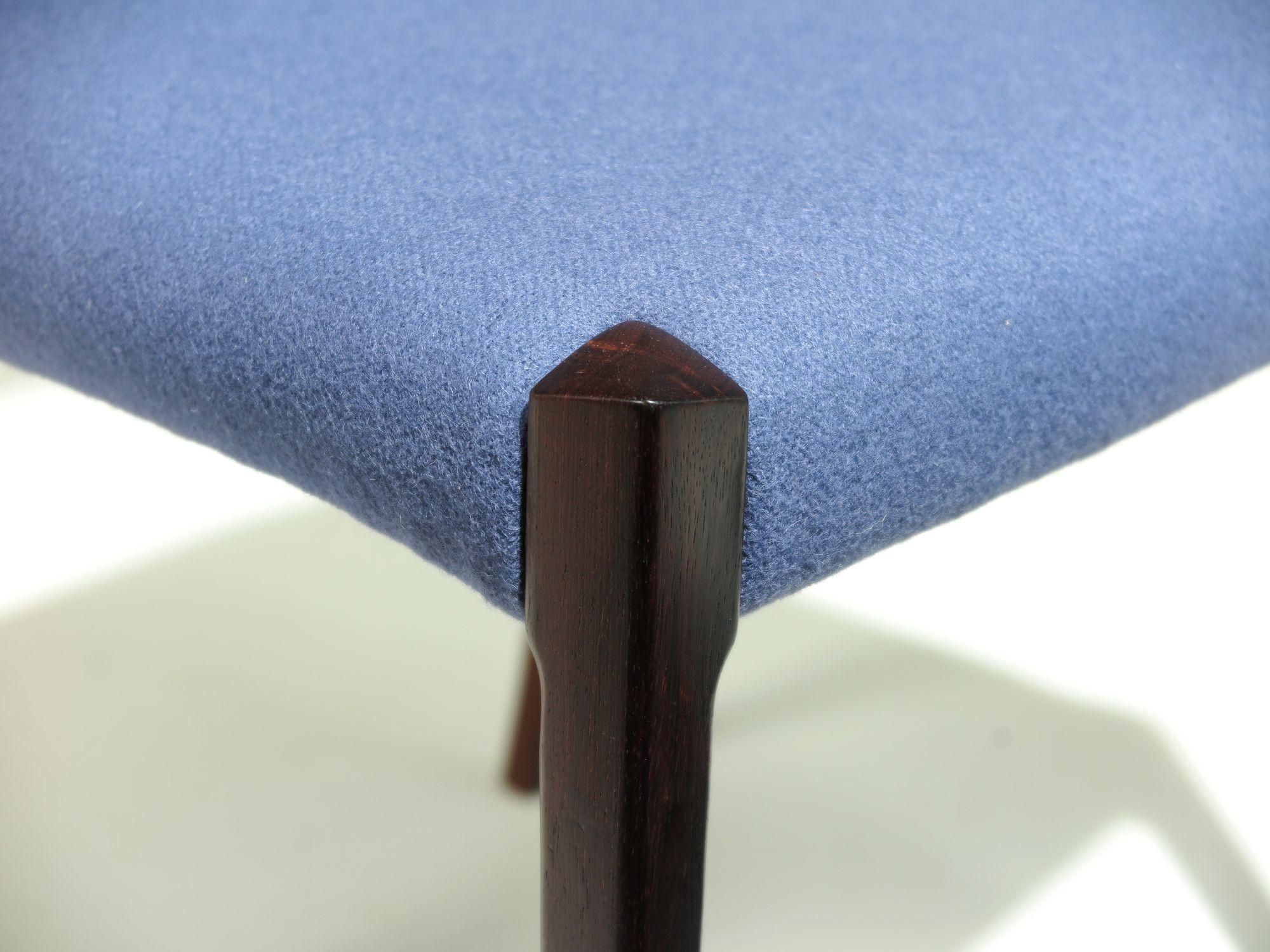 Laine Quatre élégantes chaises de salle à manger danoises à haut dossier en bois de rose brésilien en vente