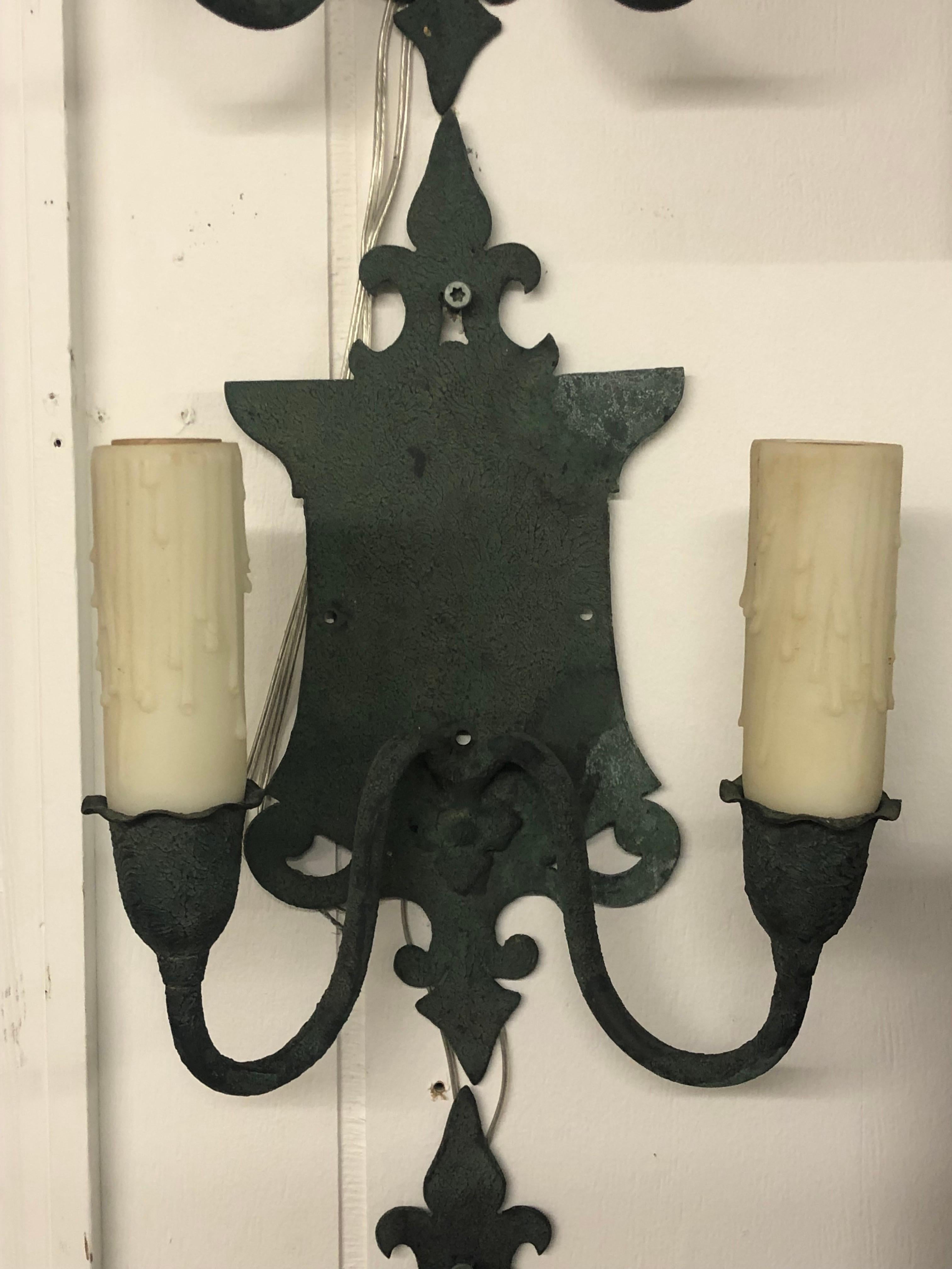 Four English Arts & Crafts Verde Brass Sconces, Early 20th Century In Good Condition For Sale In Charleston, SC