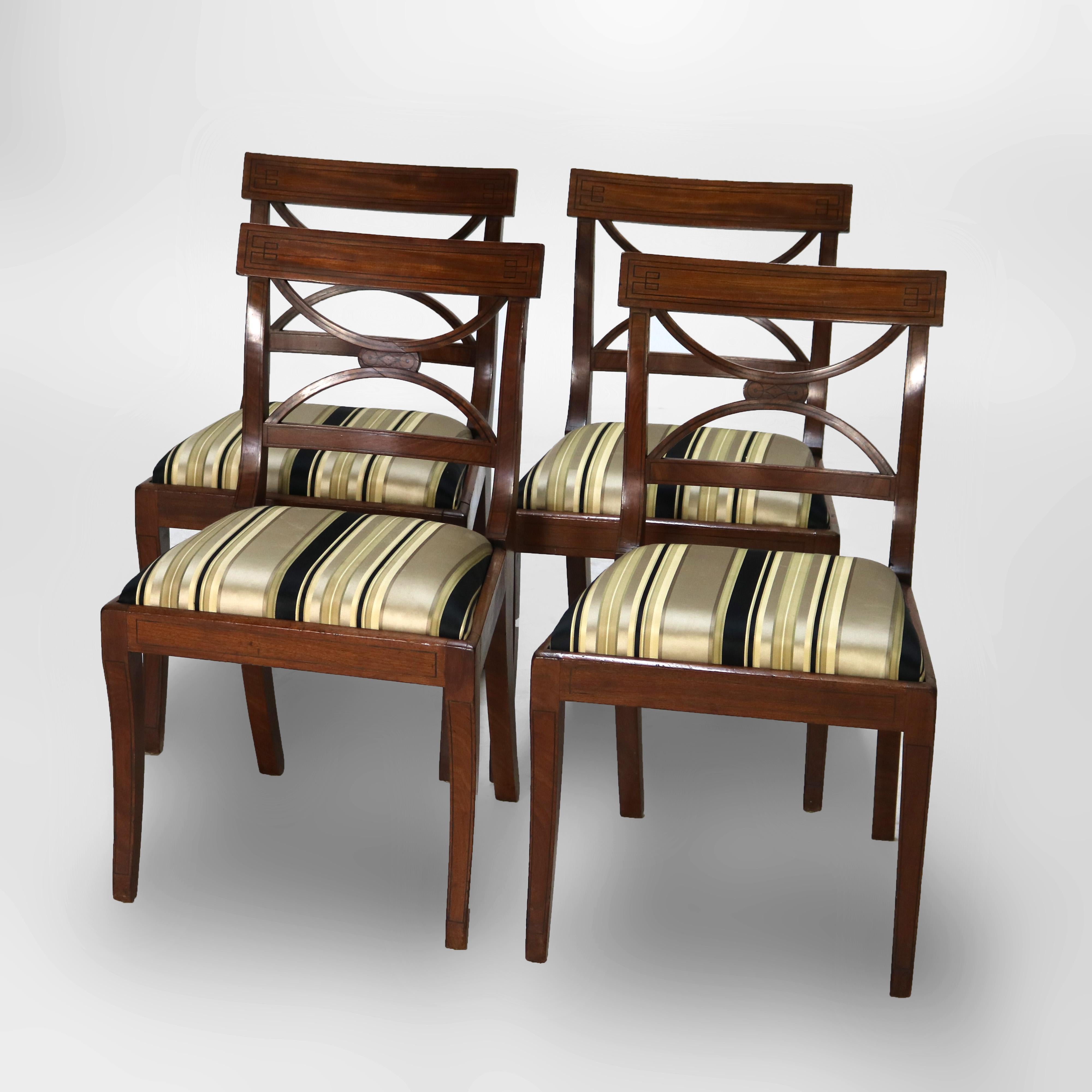 Incrusté Quatre chaises de salle à manger de style English Regency à dossier plat et incrustation d'ébène, vers 1830 en vente