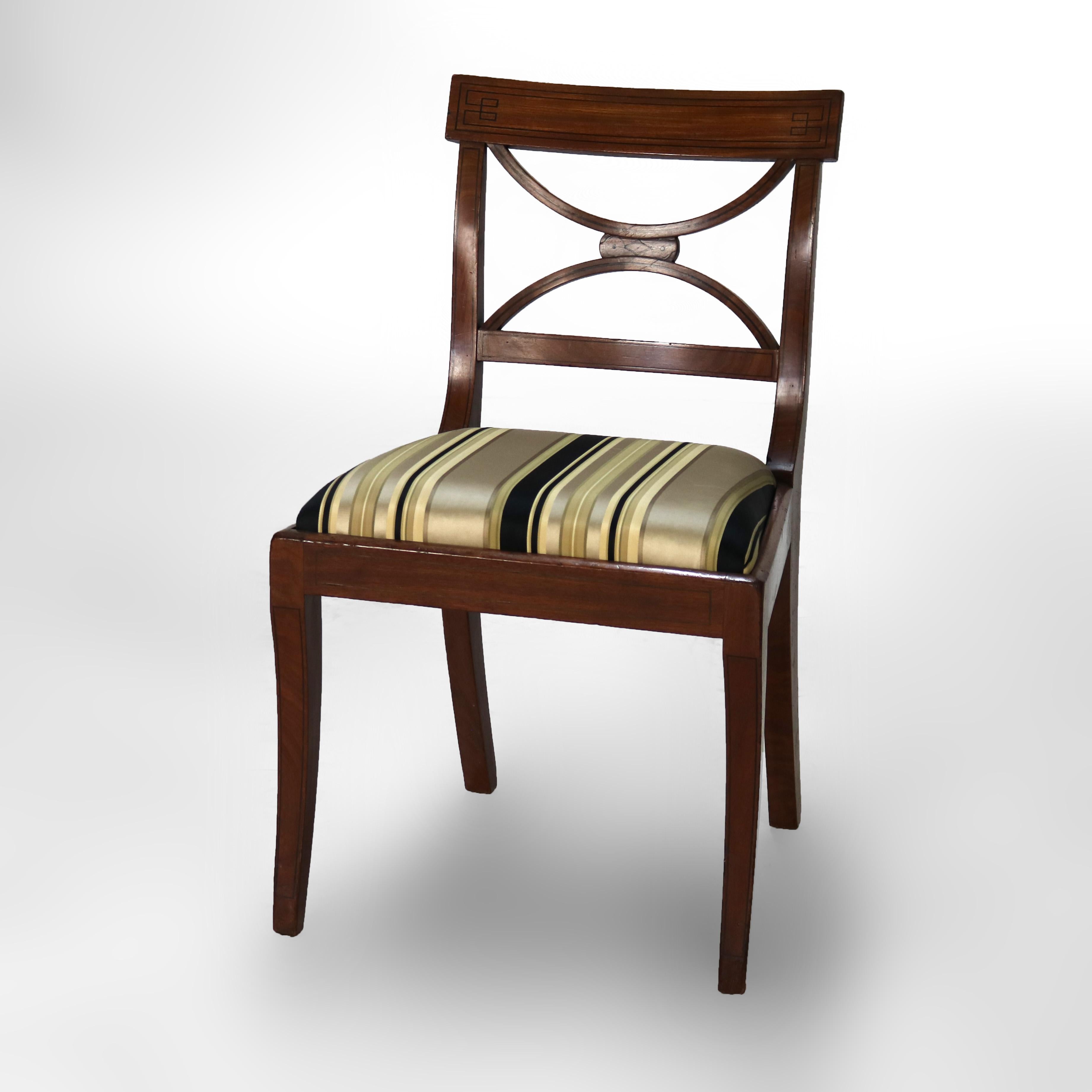 Quatre chaises de salle à manger de style English Regency à dossier plat et incrustation d'ébène, vers 1830 Bon état - En vente à Big Flats, NY