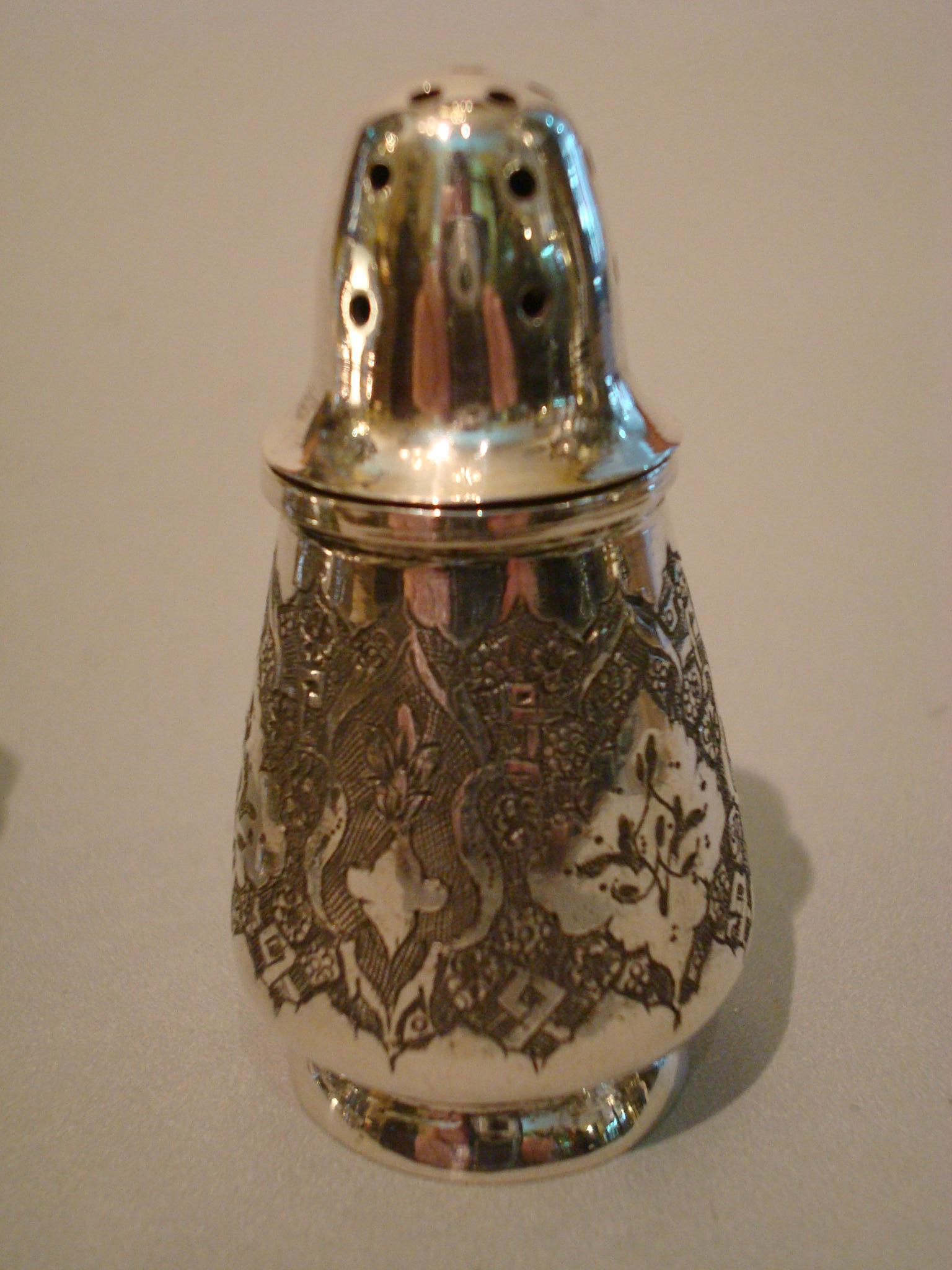 19th Century Four Engraved Russian Sterling Silver Salt and Pepper Shakers For Sale