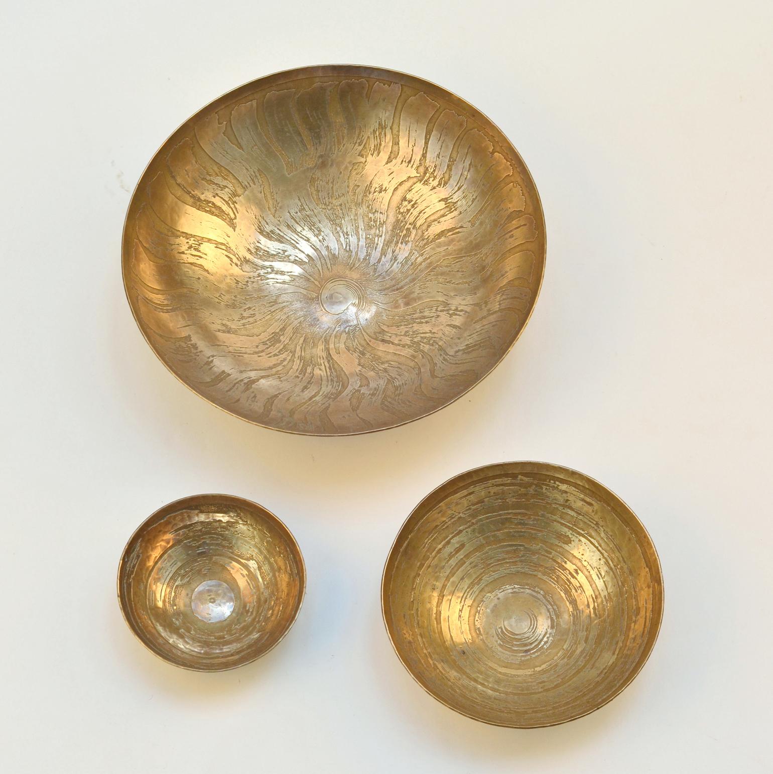 Schalen aus geätzter Bronze von Michael Harjes Metallkunst im Angebot 2