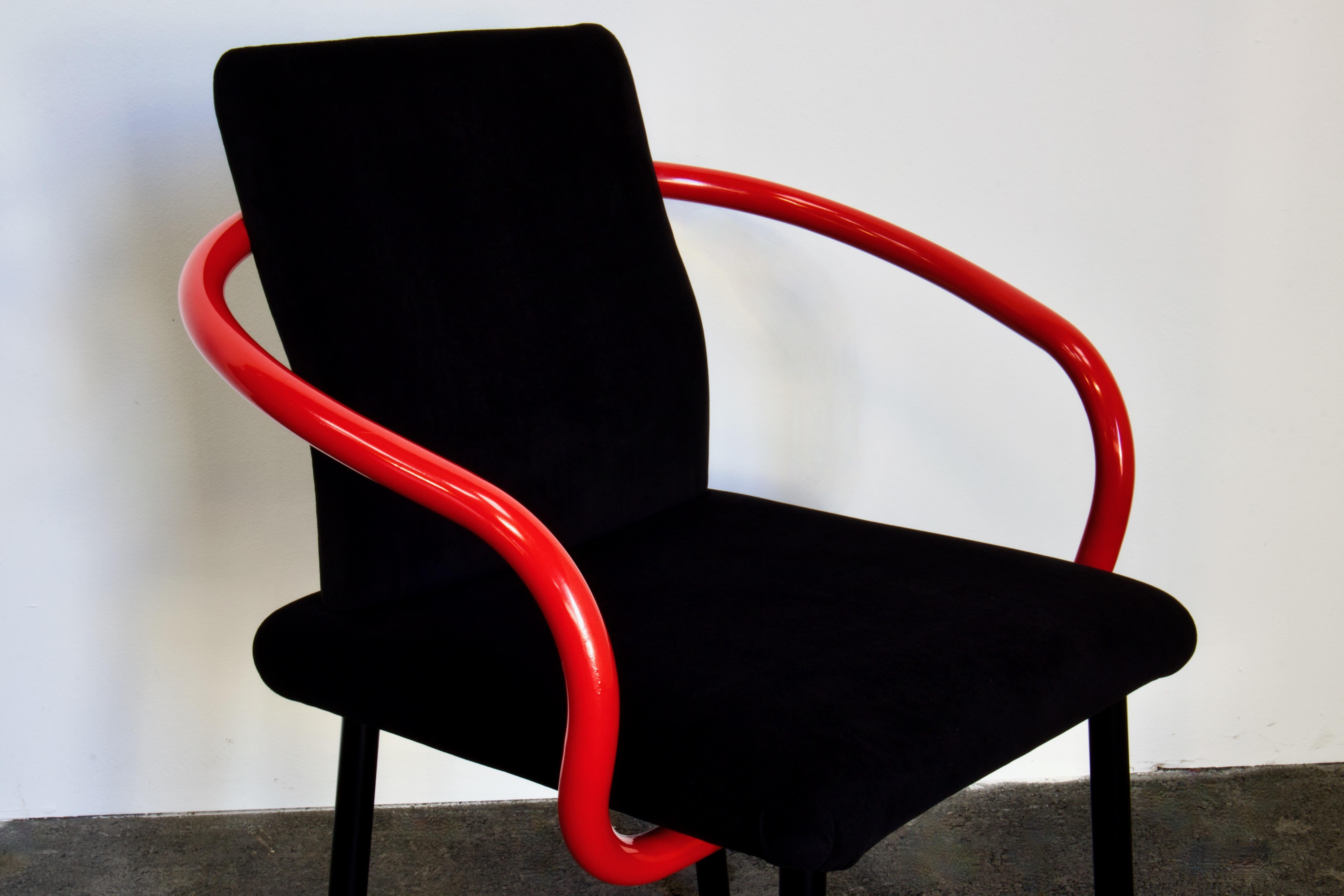 Four Ettore Sottsass Mandarin Chairs for Knoll in Red & Black, 1986 Italy For Sale 2