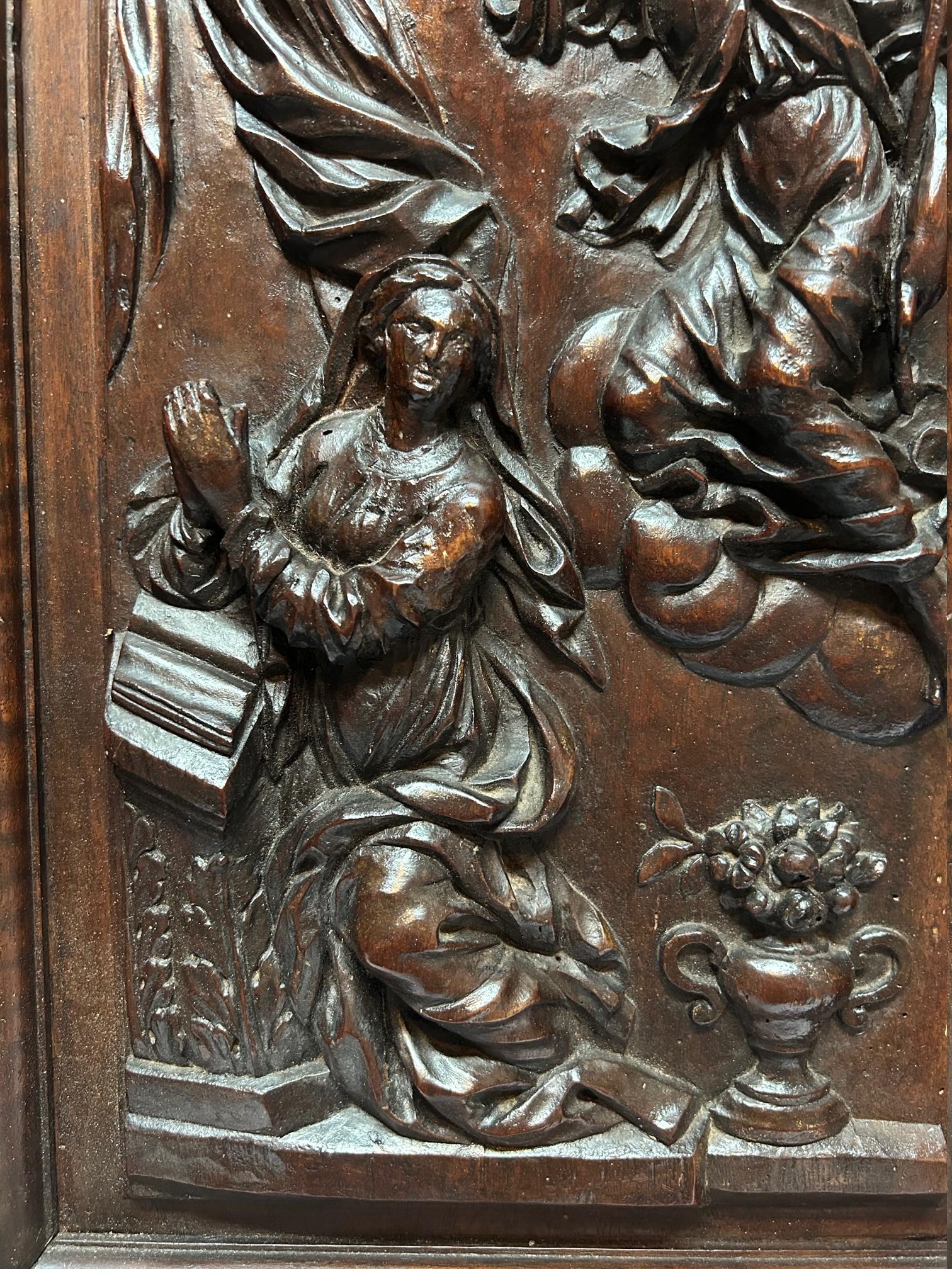 18th Century and Earlier 17th  Century Walnut French sculptures, depicting the Annunciation. For Sale