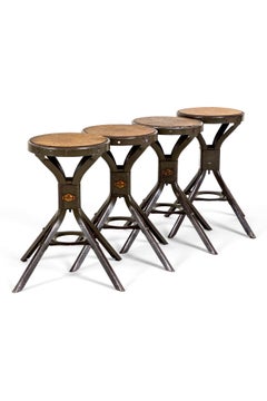 Vier Evertaut Company Industriehocker