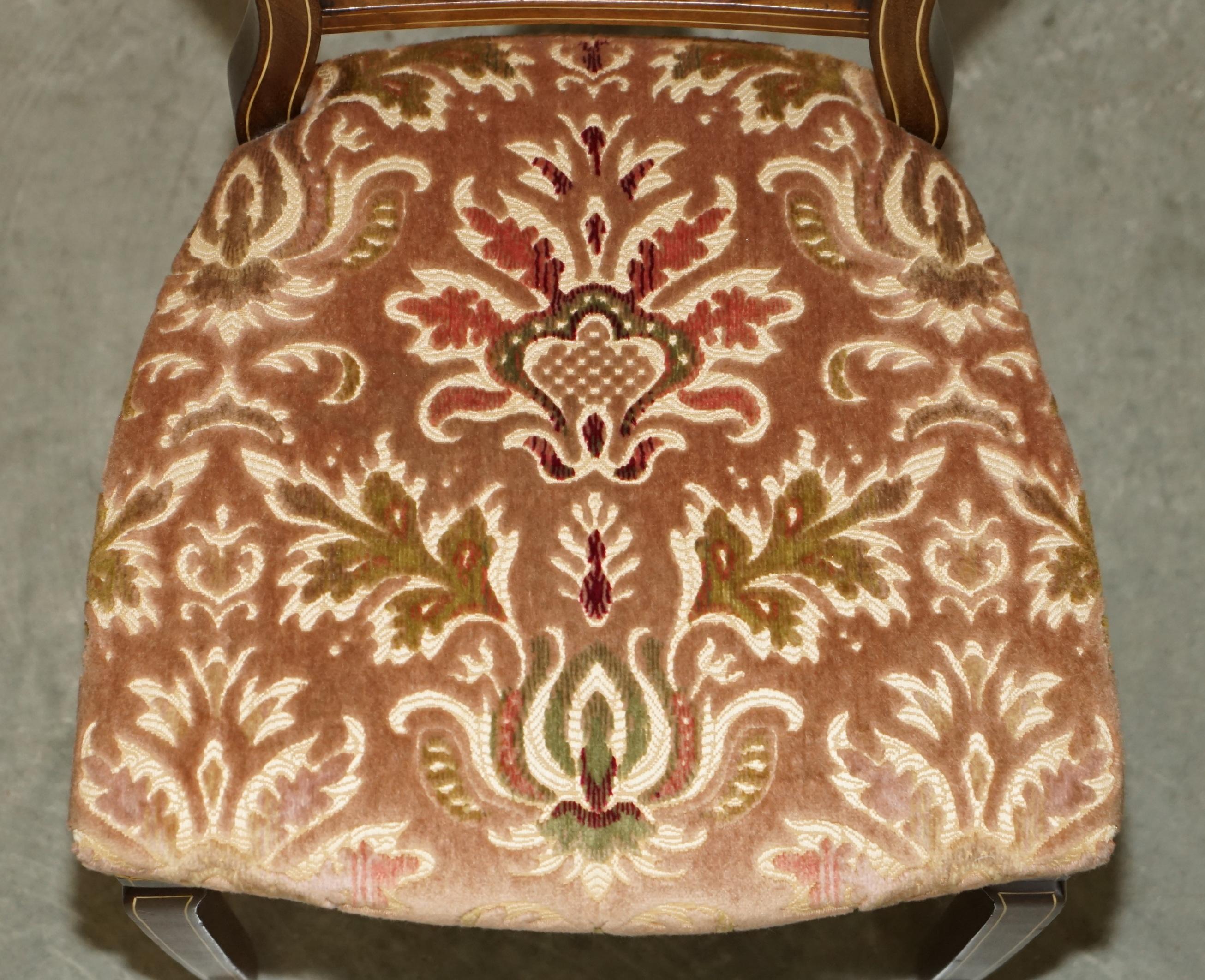 Hardwood FOUR EXQUISITE ANTIQUE ViCTORIAN JAS SHOOLBRED RETAILED HARDWOOD DINING CHAIRS For Sale