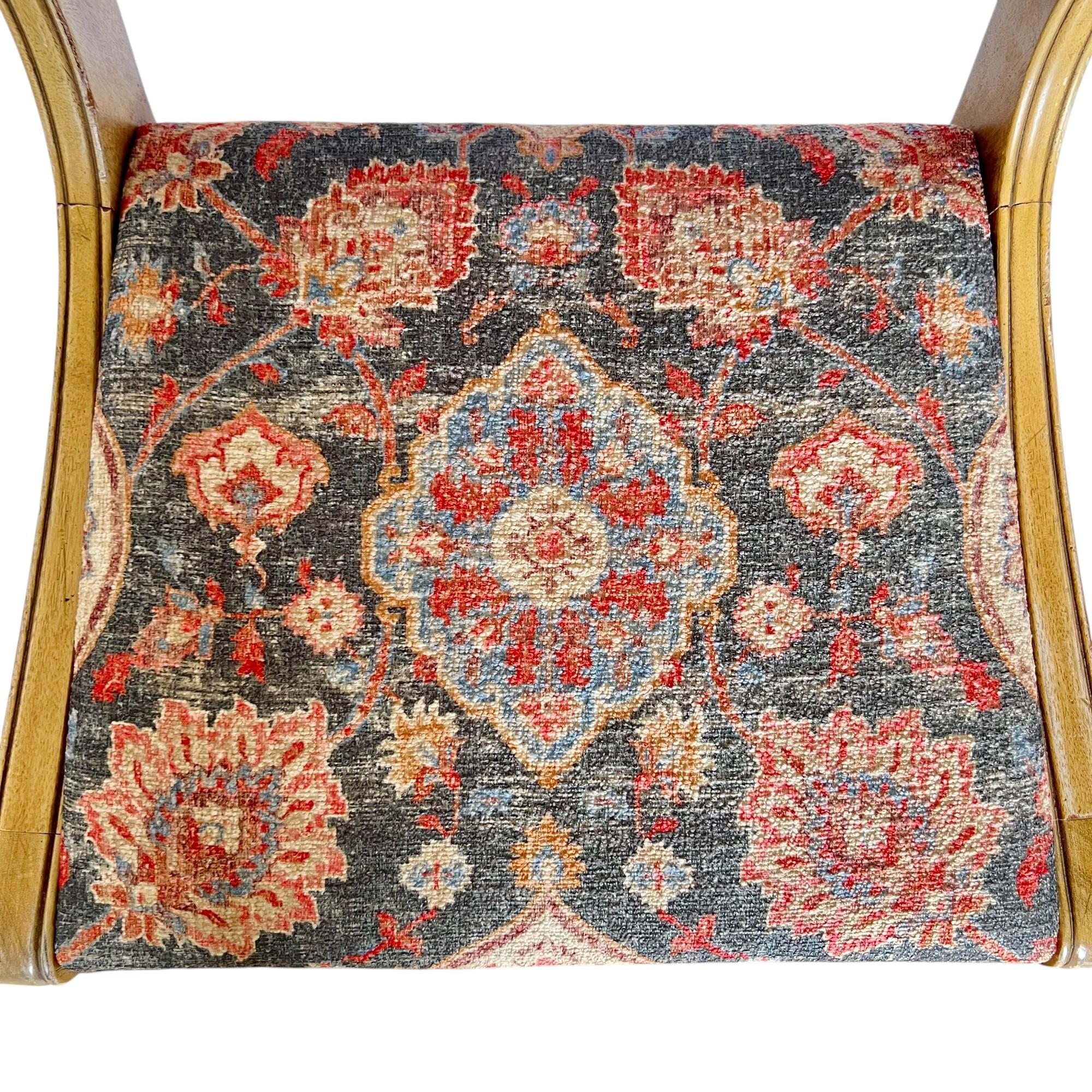 Vier Drexel Travis Court-Esszimmerstühle im Federal-Stil, 1940er Jahre im Angebot 3