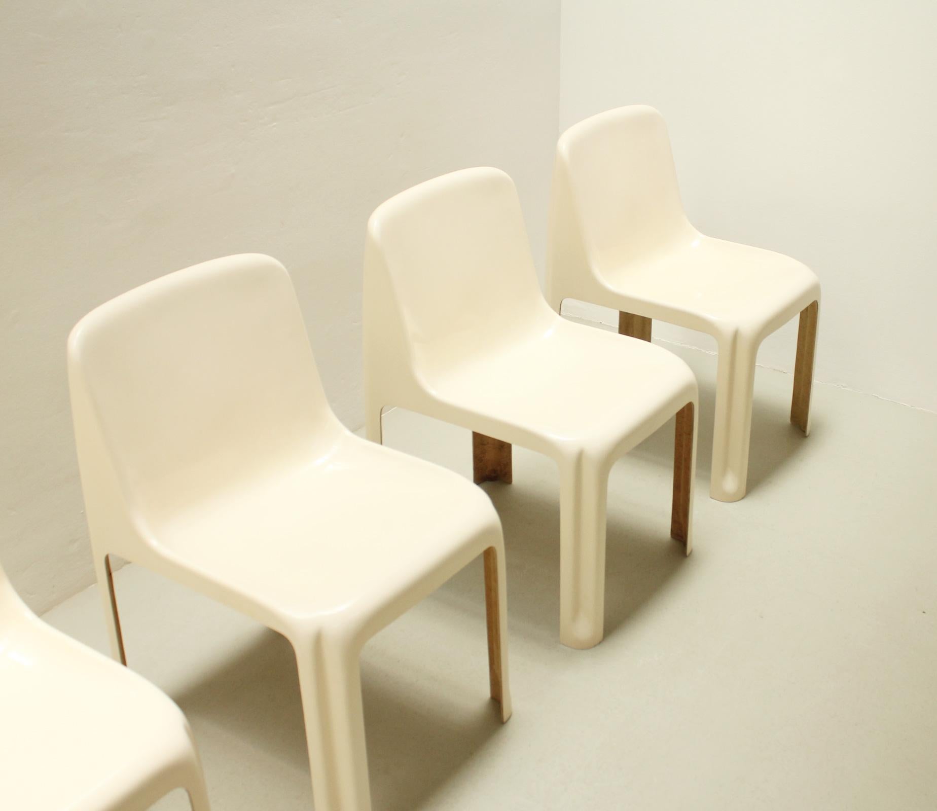 Four Fiberglass Chairs Model 35 by Antoni Blanc, Spain, 1971 In Good Condition For Sale In Barcelona, ES