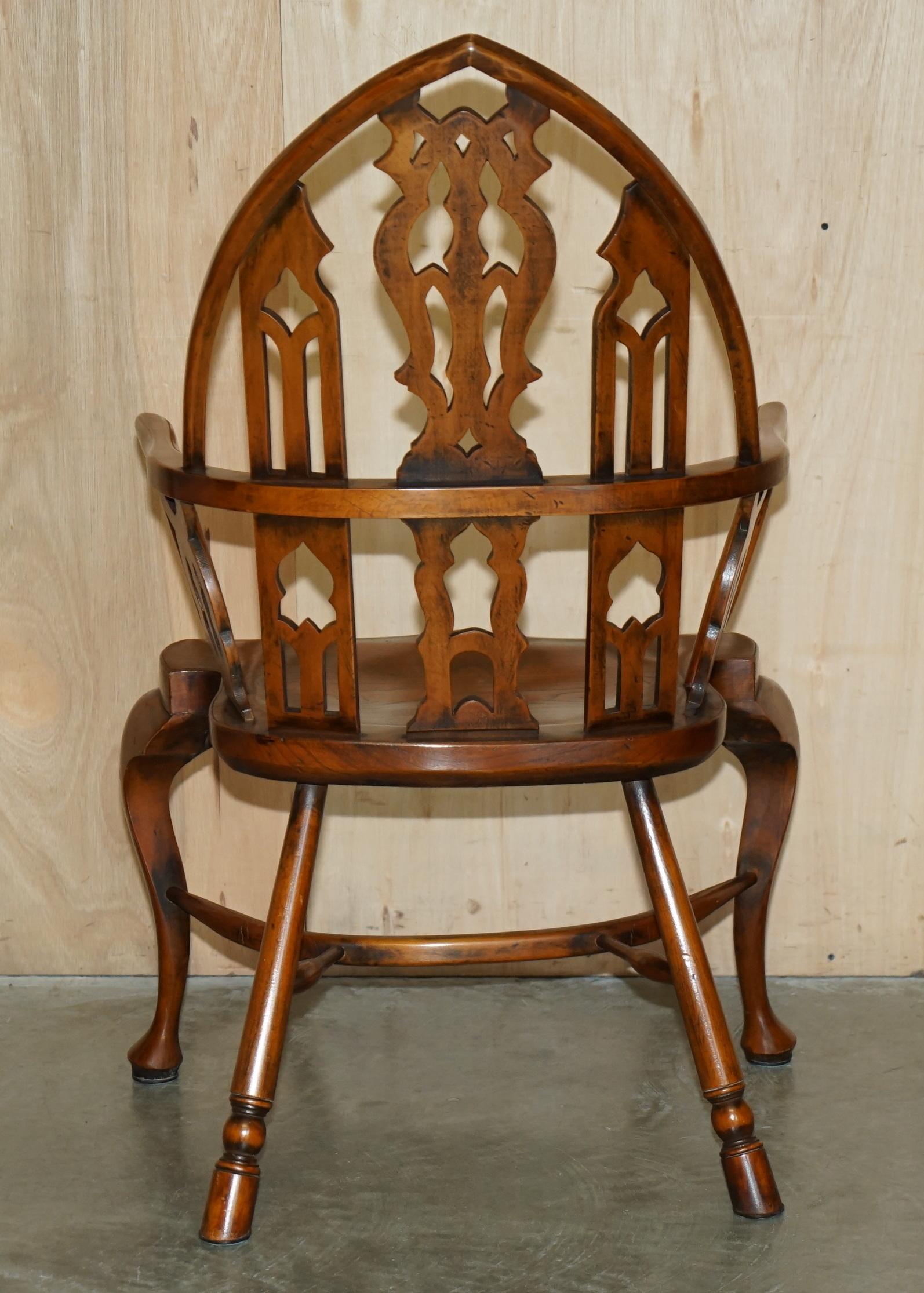 VIER FINE VOLLSTÄNDIG RESTORIERTE GOTHIC WINDSOR STEEPLE BACK BURR YEW & ELM ARMCHAIRS im Angebot 5