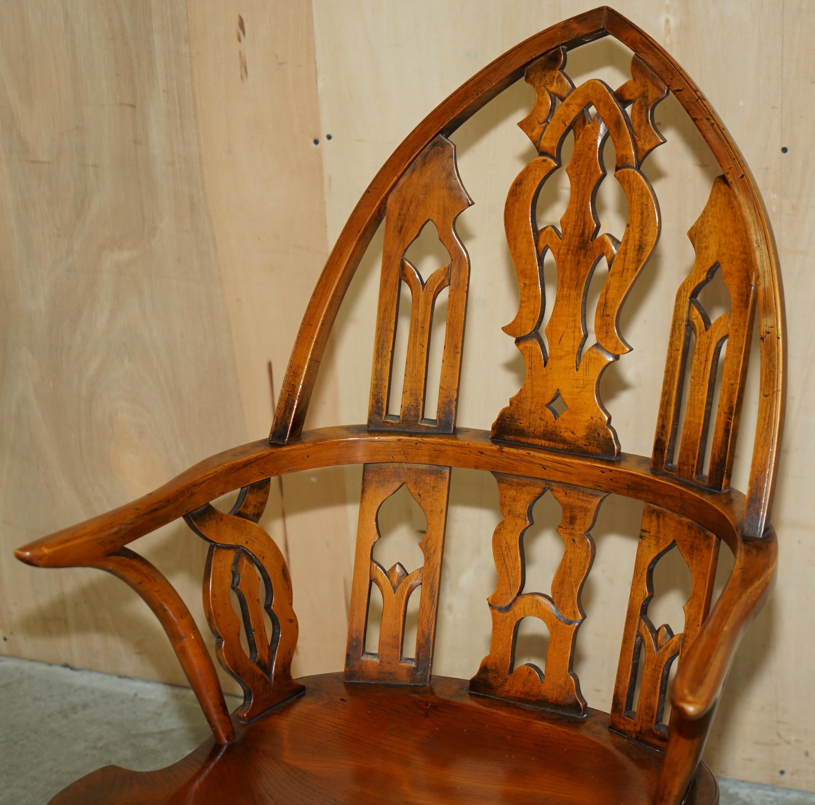 VIER FINE VOLLSTÄNDIG RESTORIERTE GOTHIC WINDSOR STEEPLE BACK BURR YEW & ELM ARMCHAIRS im Angebot 10