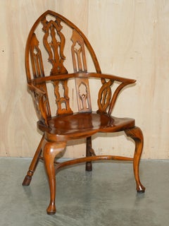 VIER FINE VOLLSTÄNDIG RESTORIERTE GOTHIC WINDSOR STEEPLE BACK BURR YEW & ELM ARMCHAIRS