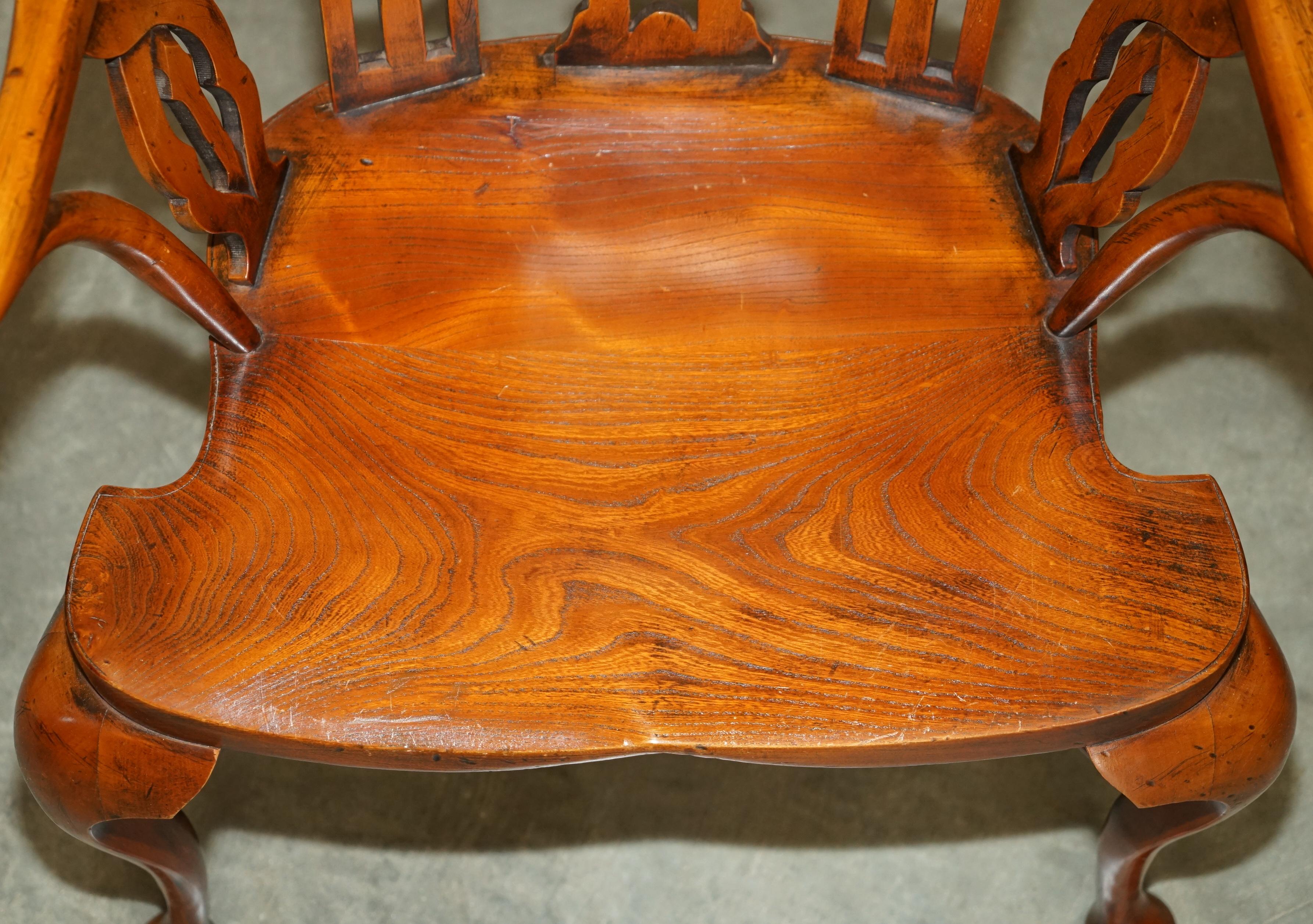 VIER FINE VOLLSTÄNDIG RESTORIERTE GOTHIC WINDSOR STEEPLE BACK BURR YEW & ELM ARMCHAIRS im Angebot 12