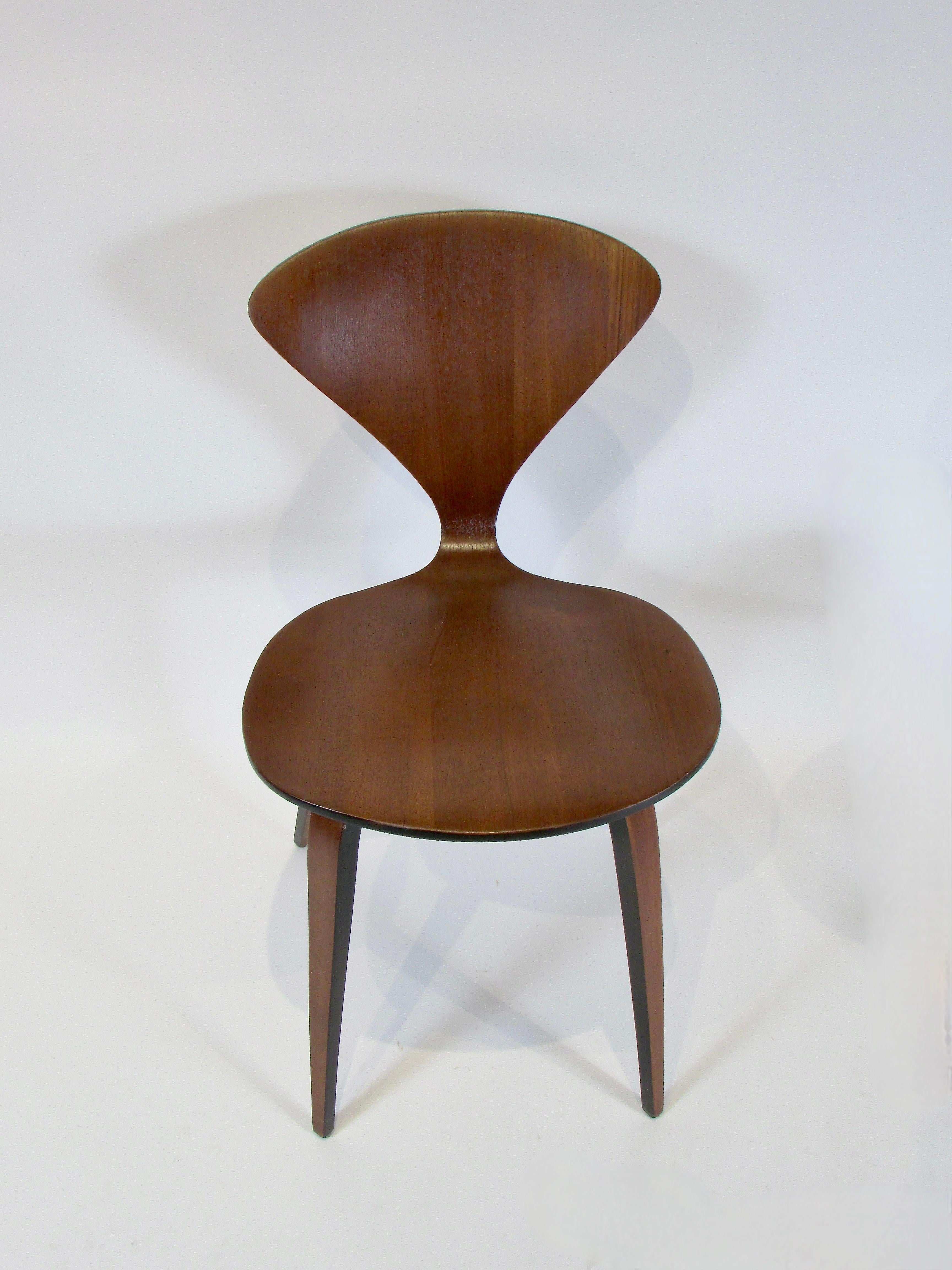 Legno Four First Generation Norman Cherner Plycraft Dining Chairs in vendita