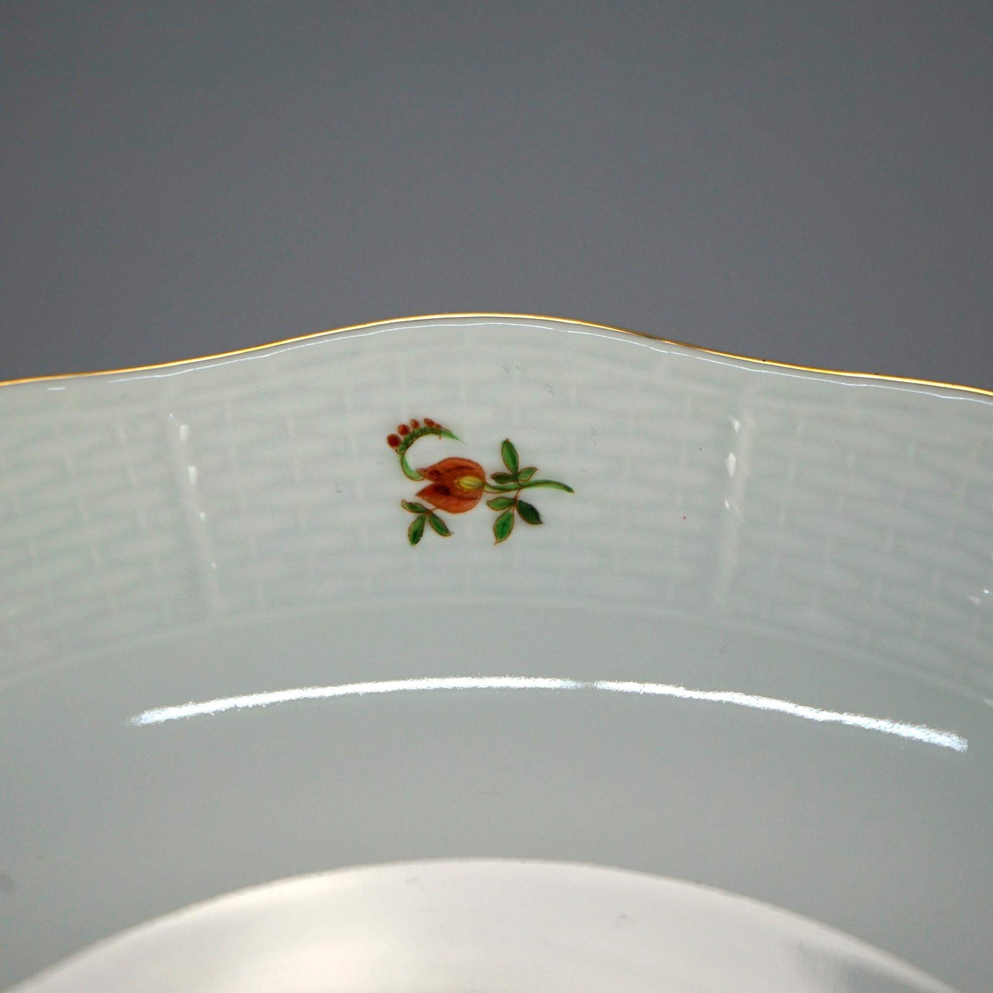 Four Floral Decorated Herend Porcelain Serving Pieces, 20th C 10