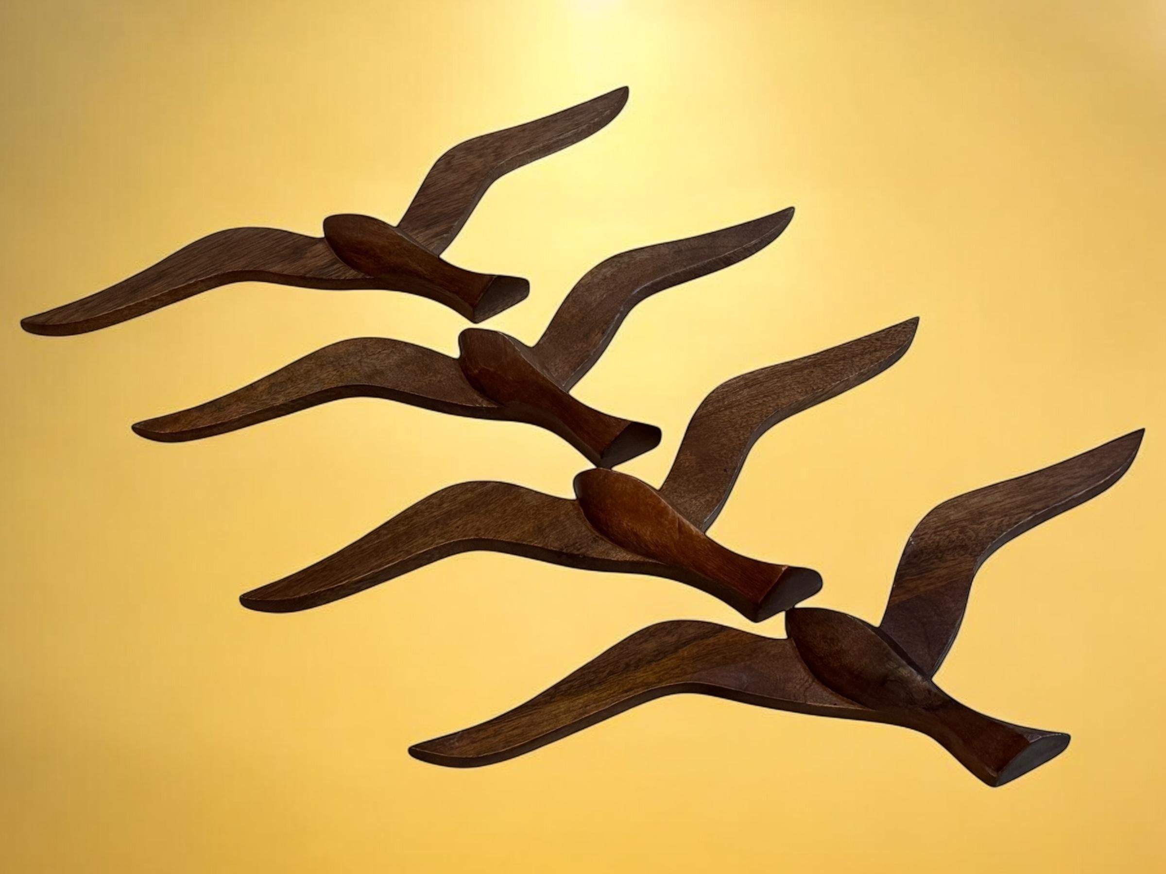 Vier fliegende Schwalben, Vögel, Holz, Mid-Century-Wandschmuck, Vintage, 1960er Jahre im Angebot 5