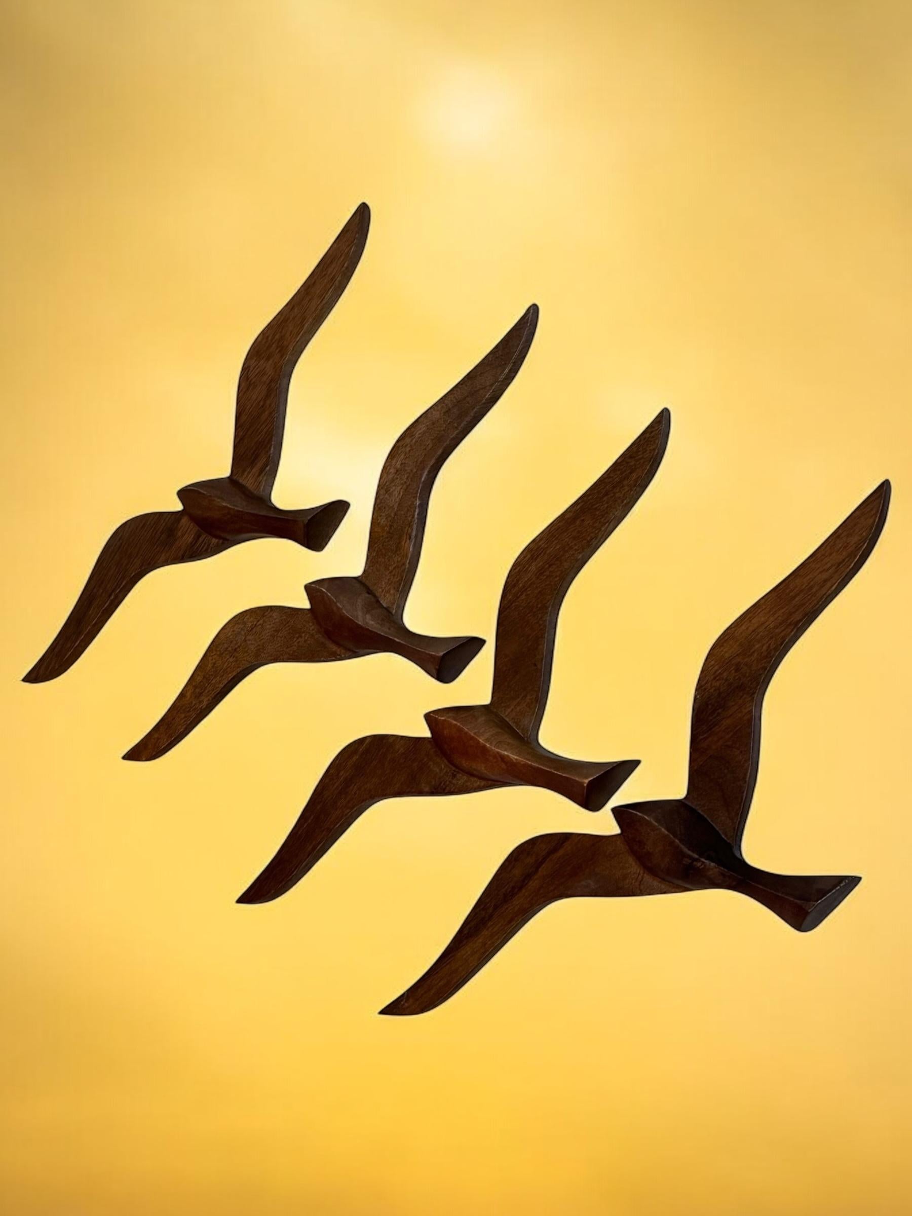 Vier fliegende Schwalben, Vögel, Holz, Mid-Century-Wandschmuck, Vintage, 1960er Jahre im Angebot 6