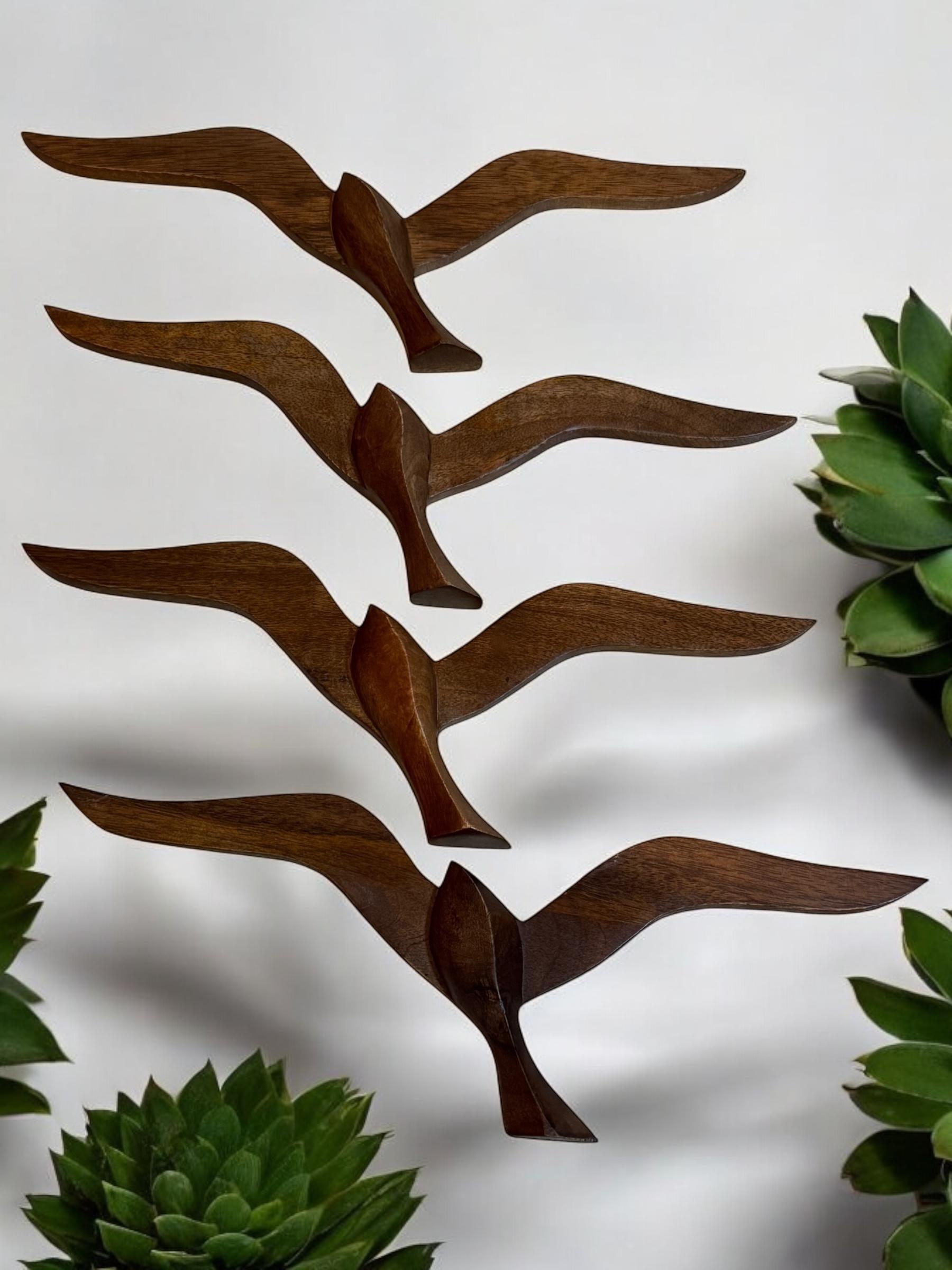 Vier fliegende Schwalben, Vögel, Holz, Mid-Century-Wandschmuck, Vintage, 1960er Jahre im Angebot 2