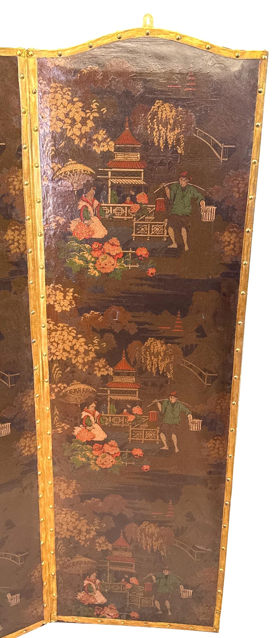 Paravento a quattro pieghe in pelle Chinoiserie del XIX secolo in vendita 2